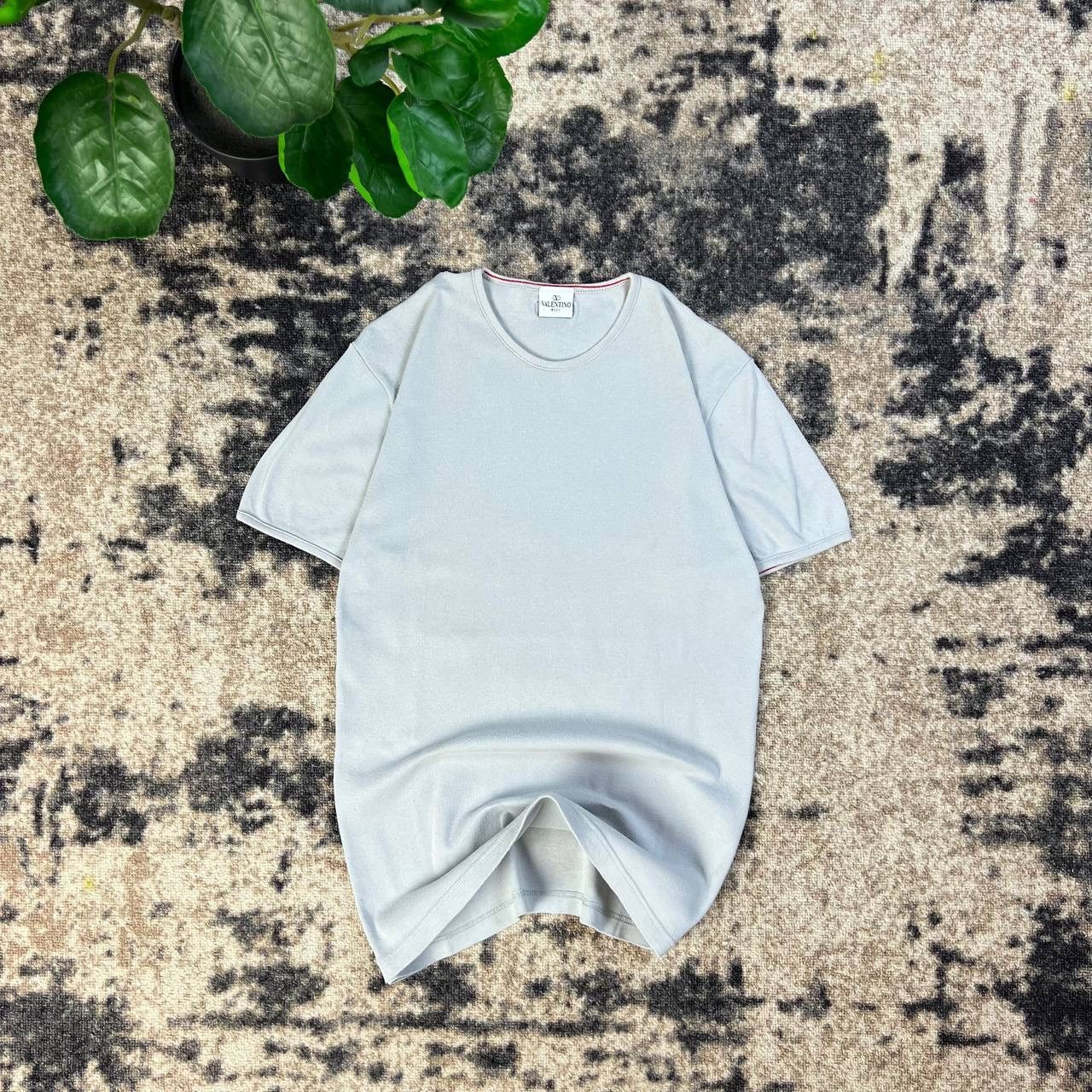 Valentino Valentino Luxury Vintage Y2K Basic T-Shirt Old Money 1TS33 Size US S / EU 44-46 / 1 - 1 Thumbnail