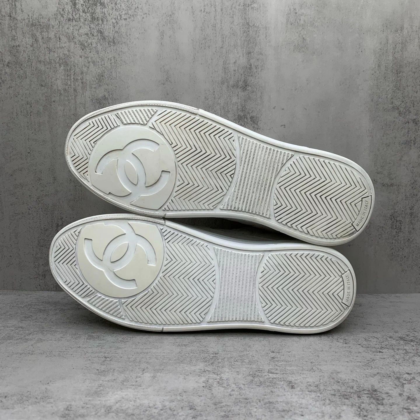 Chanel Chanel white side logo sneakers 37 98 New Size US 6 / IT 36 - 7 Thumbnail
