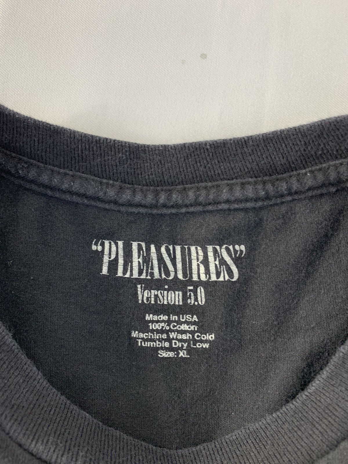 Pleasures Pleasures Version 5 Spell Out Blur Big Logo Band Tee Size US XL / EU 56 / 4 - 4 Thumbnail