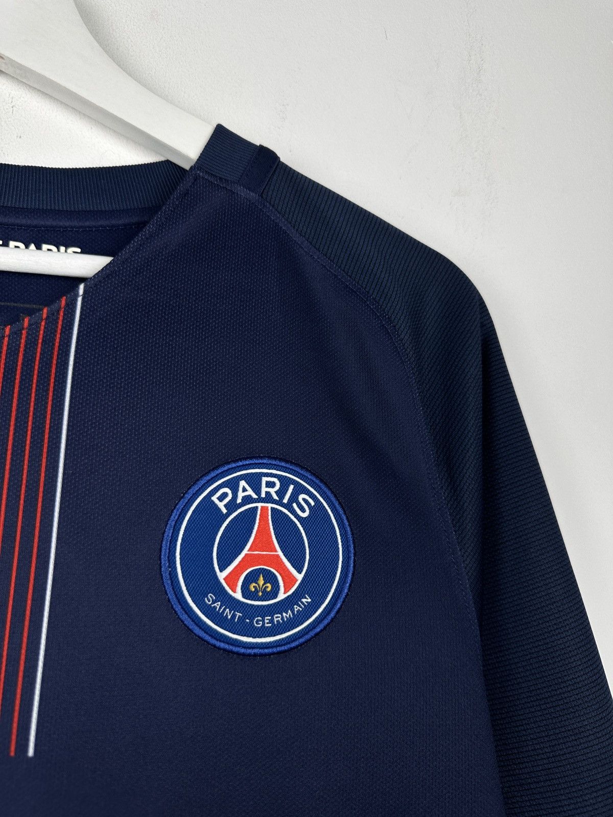 Nike Paris Saint Germain PSG 2016 Home Soccer Jersey Shirt Size US M / EU 48-50 / 2 - 4 Thumbnail