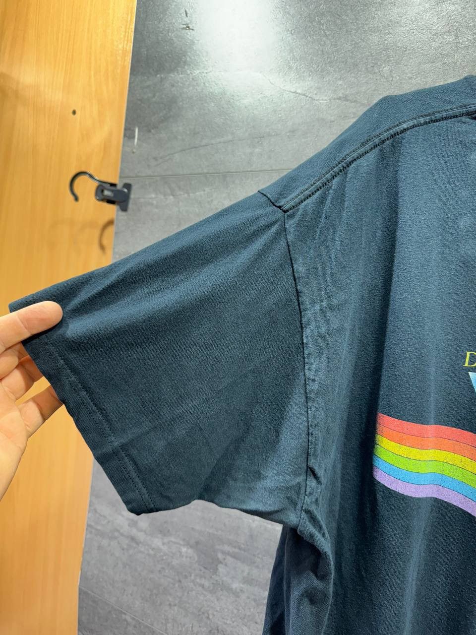 Anvil Vtg 1996 PINK FLOYD DARK SIDE OF THE MOON TEE Shirt Anvil Size US XL / EU 56 / 4 - 13 Thumbnail