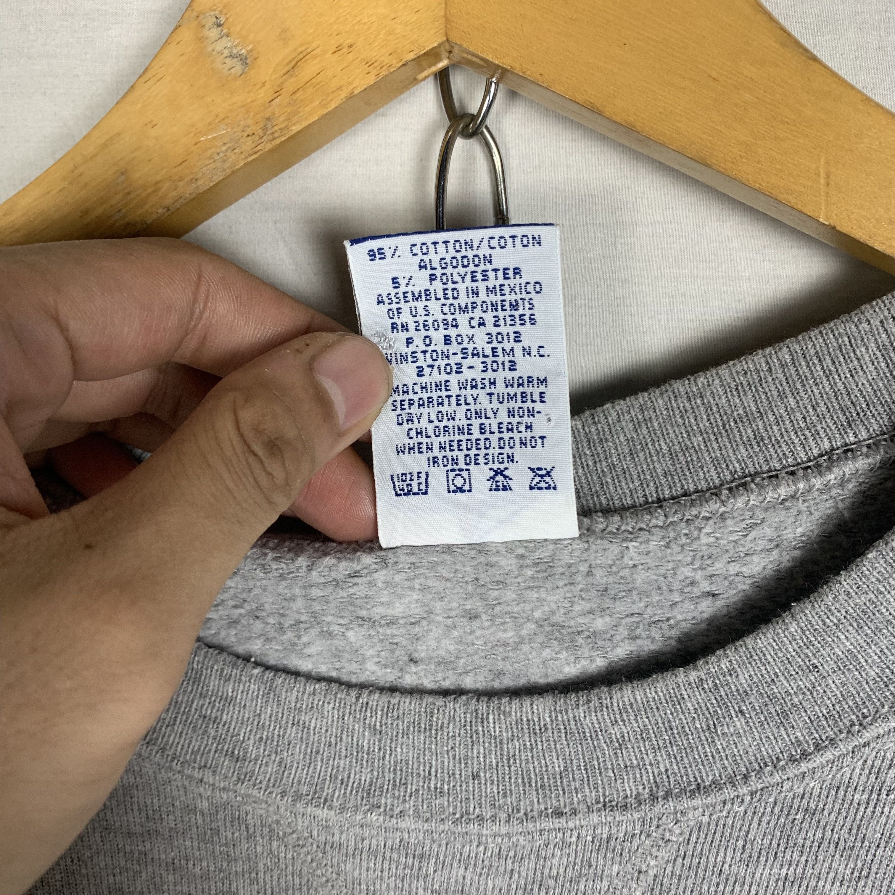 Champion Vintage Champion Sweatshirt Crewneck Size US XL / EU 56 / 4 - 7 Thumbnail