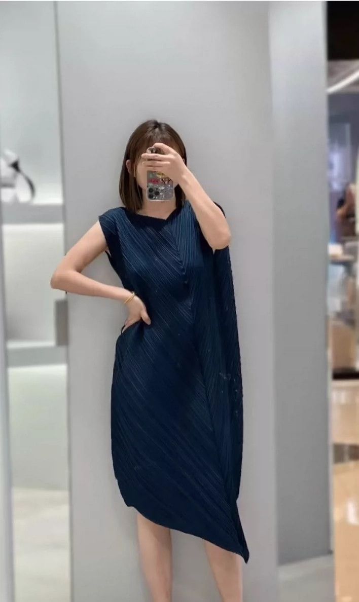 Issey Miyake Issey Miyake size:3 Navy blue irregular kelp dress Size S / US 4 / IT 40 - 2 Thumbnail