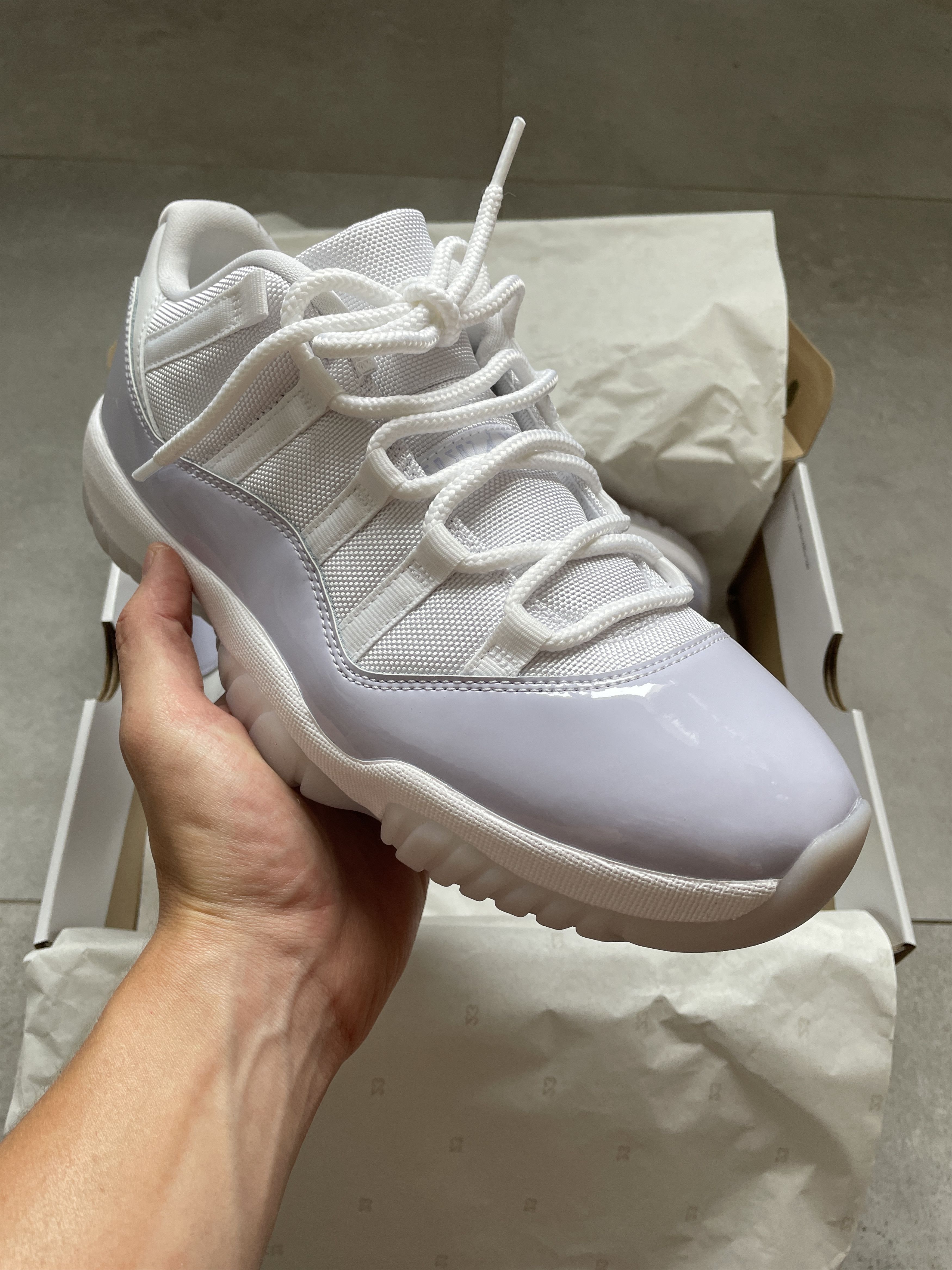Jordan Brand AIR JORDAN 11 XI RETRO PURE VIOLET LOW TOP SNEAKERS Size US 10.5 / EU 43-44 - 2 Thumbnail