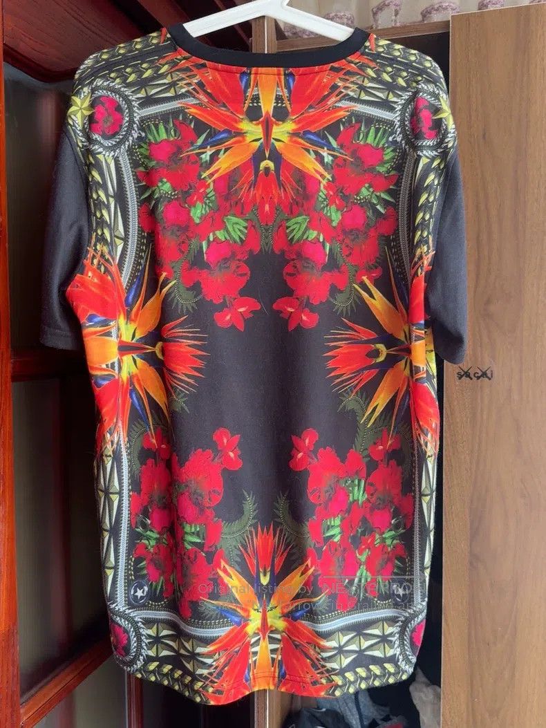 Givenchy Givenchy Printed T-Shirt Size US XS / EU 42 / 0 - 4 Thumbnail