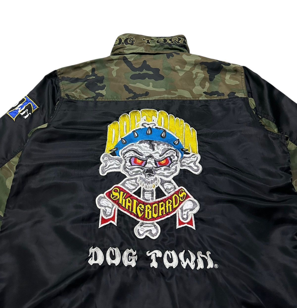 Dogtown × Welcome Skateboards Dogtown skateboards camo windbreaker jacket Size US L / EU 52-54 / 3 - 6 Thumbnail