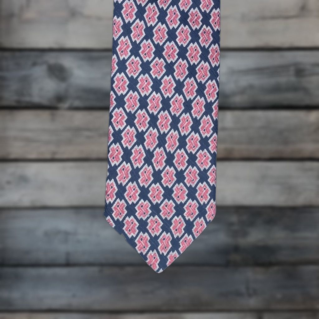 Giorgio Armani VINTAGE Giorgio Armani Men's Tie 100% Silk Geometric Cross Pattern Retro Designer Italy 57"-60" Size ONE SIZE - 1 Thumbnail