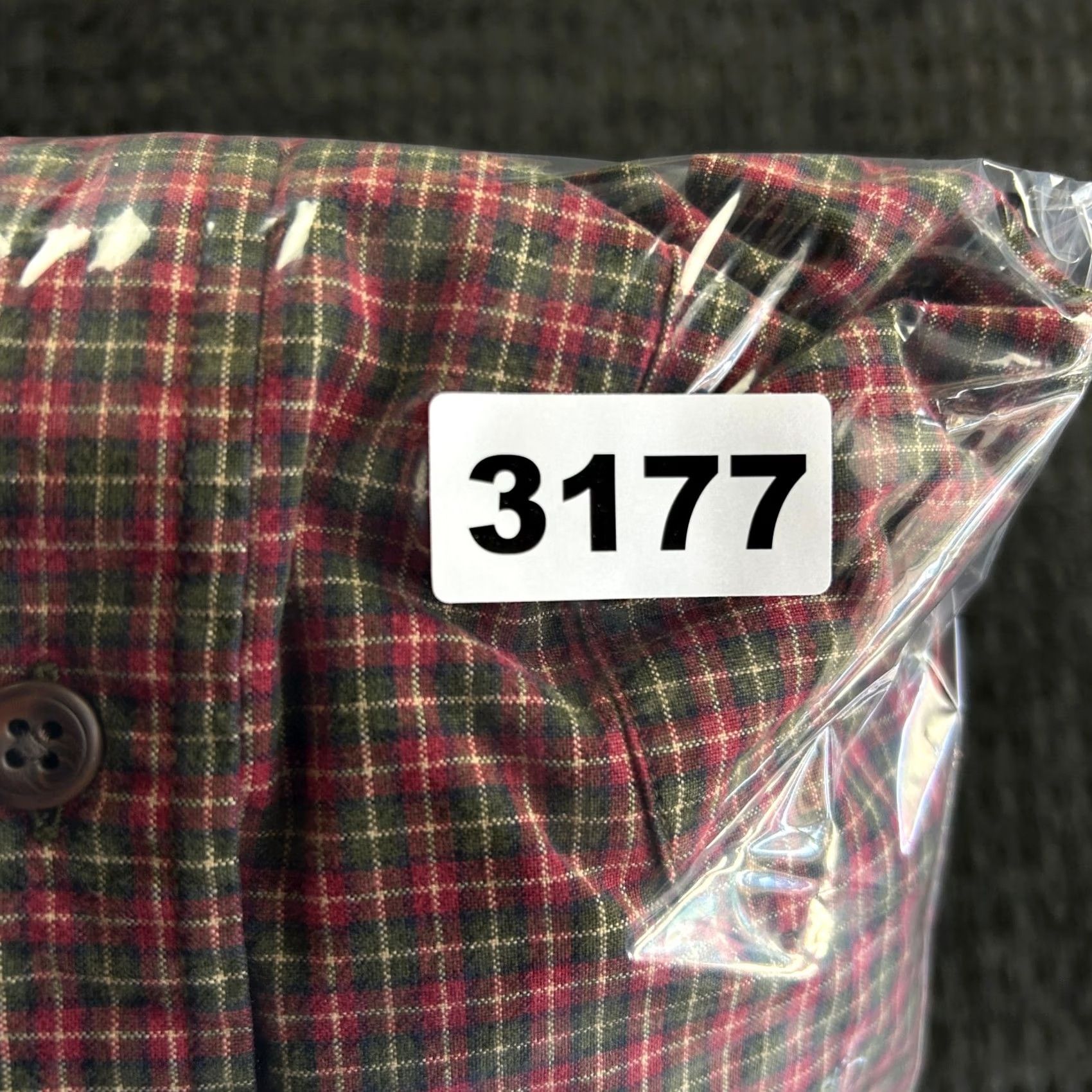 Abercrombie & Fitch Vintage Abercrombie & Fitch Plaid Button-Up Shirt XL Red Green Mens 90s Preppy College Classic y2k Short description Size US XL / EU 56 / 4 - 8 Thumbnail