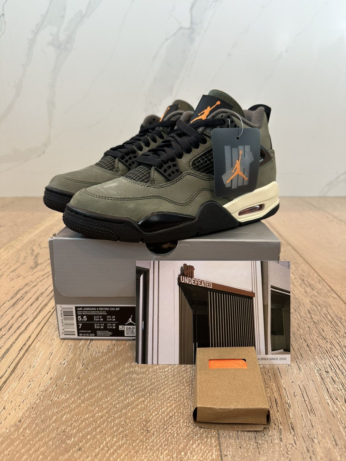 Jordan Brand × Undefeated Jordan 4 Retro OG SP Undefeated Size US 5.5 / EU 38 - 1 Thumbnail