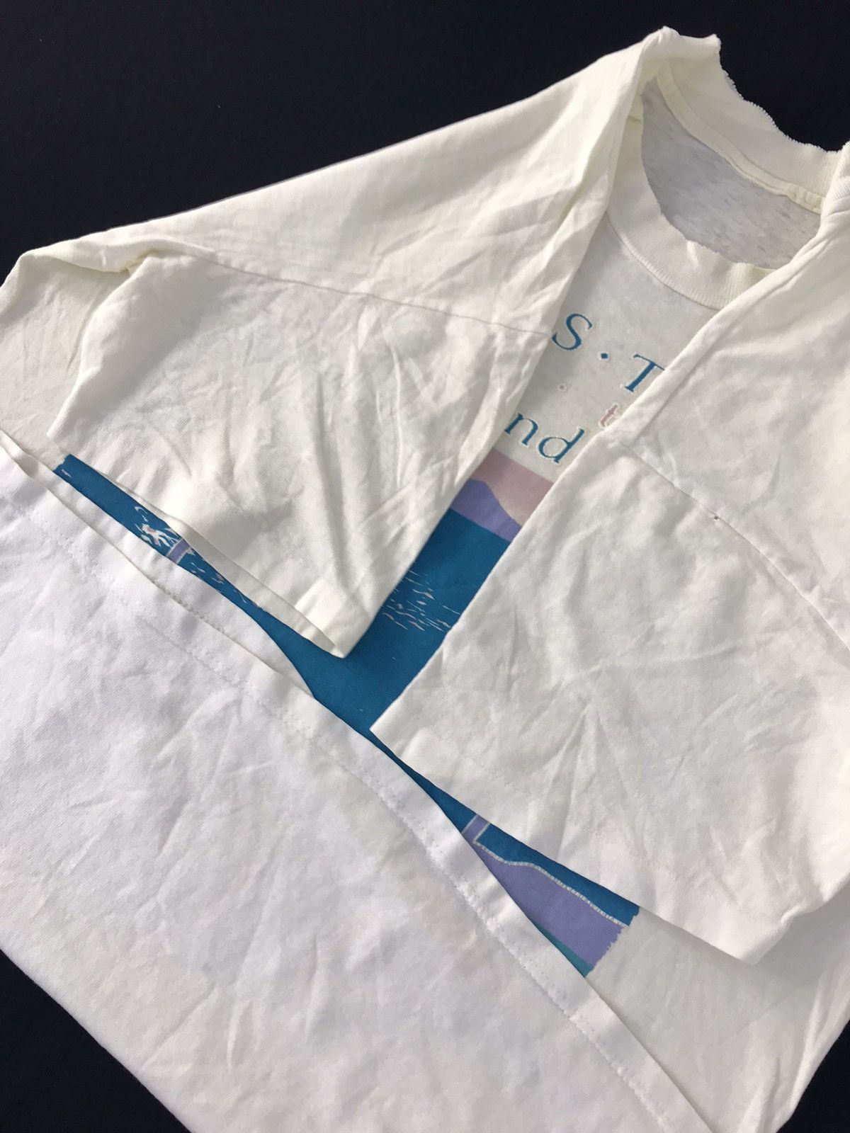 Mostly Heard Rarely Seen Lifestyle Young And Aimless Hawaii Kaui Maui Sourvenir Tee Size US M / EU 48-50 / 2 - 4 Thumbnail