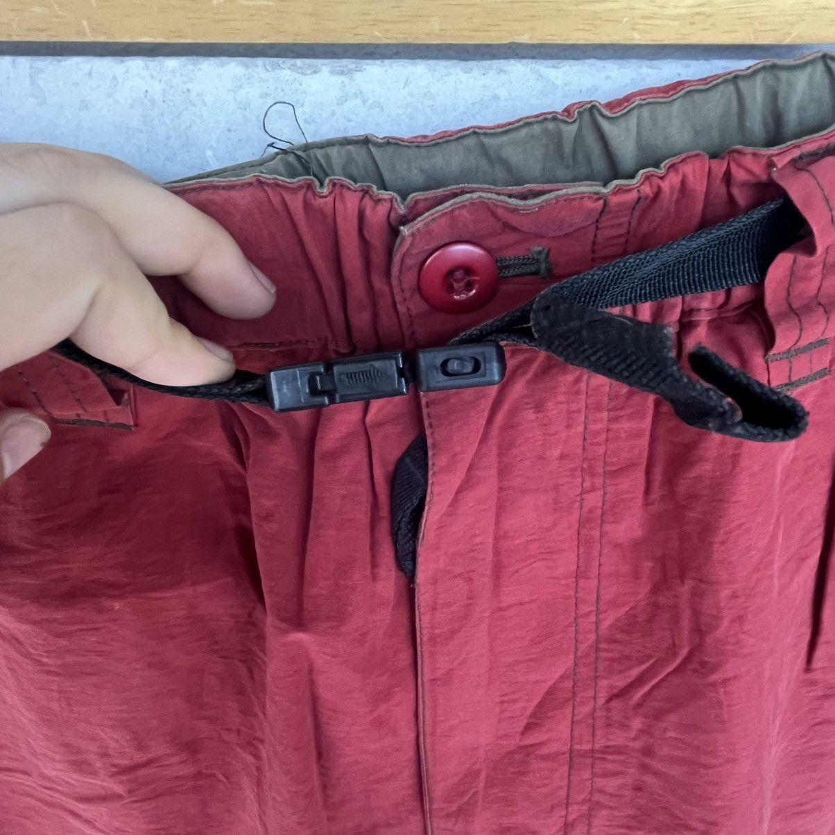 Other Vintage Red Cargo Pants With Adjustable Size 28 W18 L32 Size US 28 / EU 44 - 7 Thumbnail