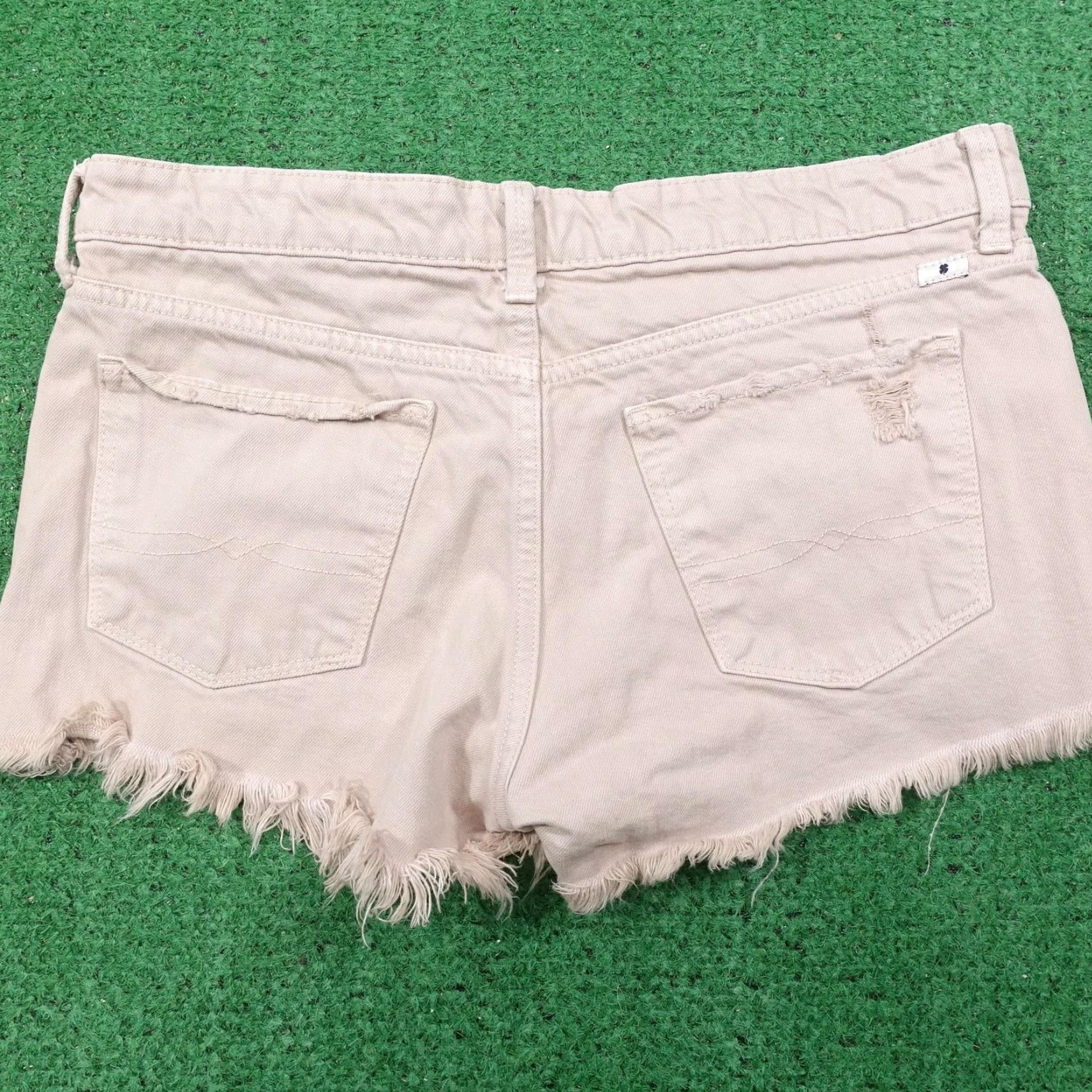 Lucky Brand Lucky Brand Women's Shorts Size 8 Beige Denim Cut-Off Frayed Hem Casual Summer Size 30" / US 8 / IT 44 - 5 Thumbnail