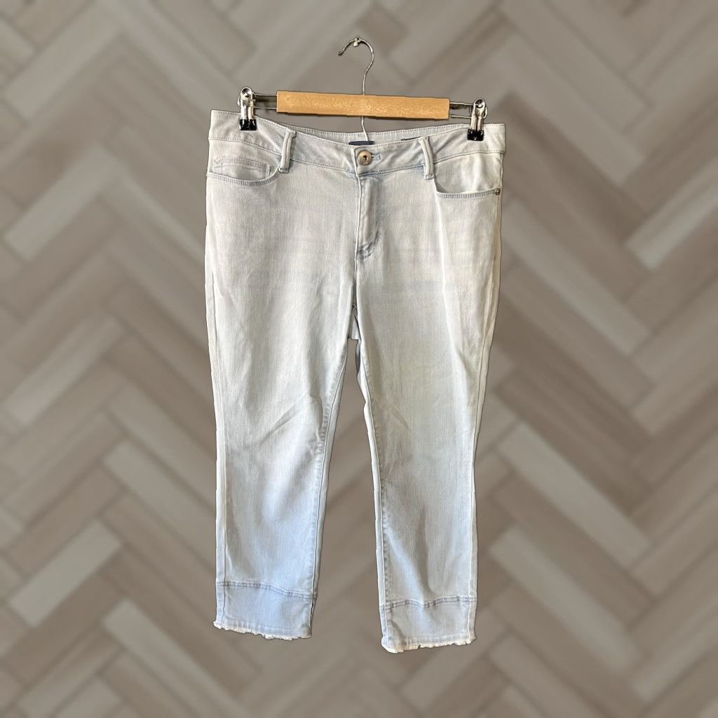 J. Jill J. Jill Denim Jeans Womens Blue Denim Authentic Fit Cropped Size 6 Straight Leg Size 28" / US 6 / IT 42 - 1 Thumbnail