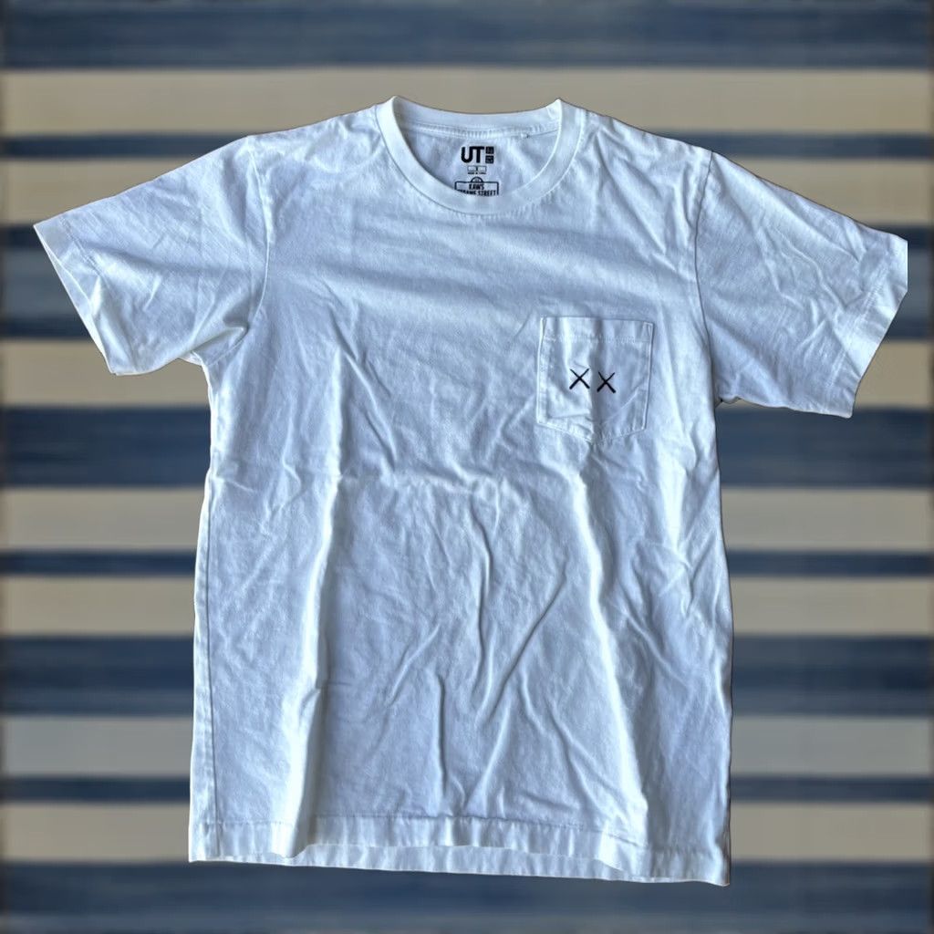 Uniqlo VINTAGE Kaws Sesame Street Uniqlo UT Pocket T-Shirt Small Double Sided Graphic Size US S / EU 44-46 / 1 - 1 Thumbnail