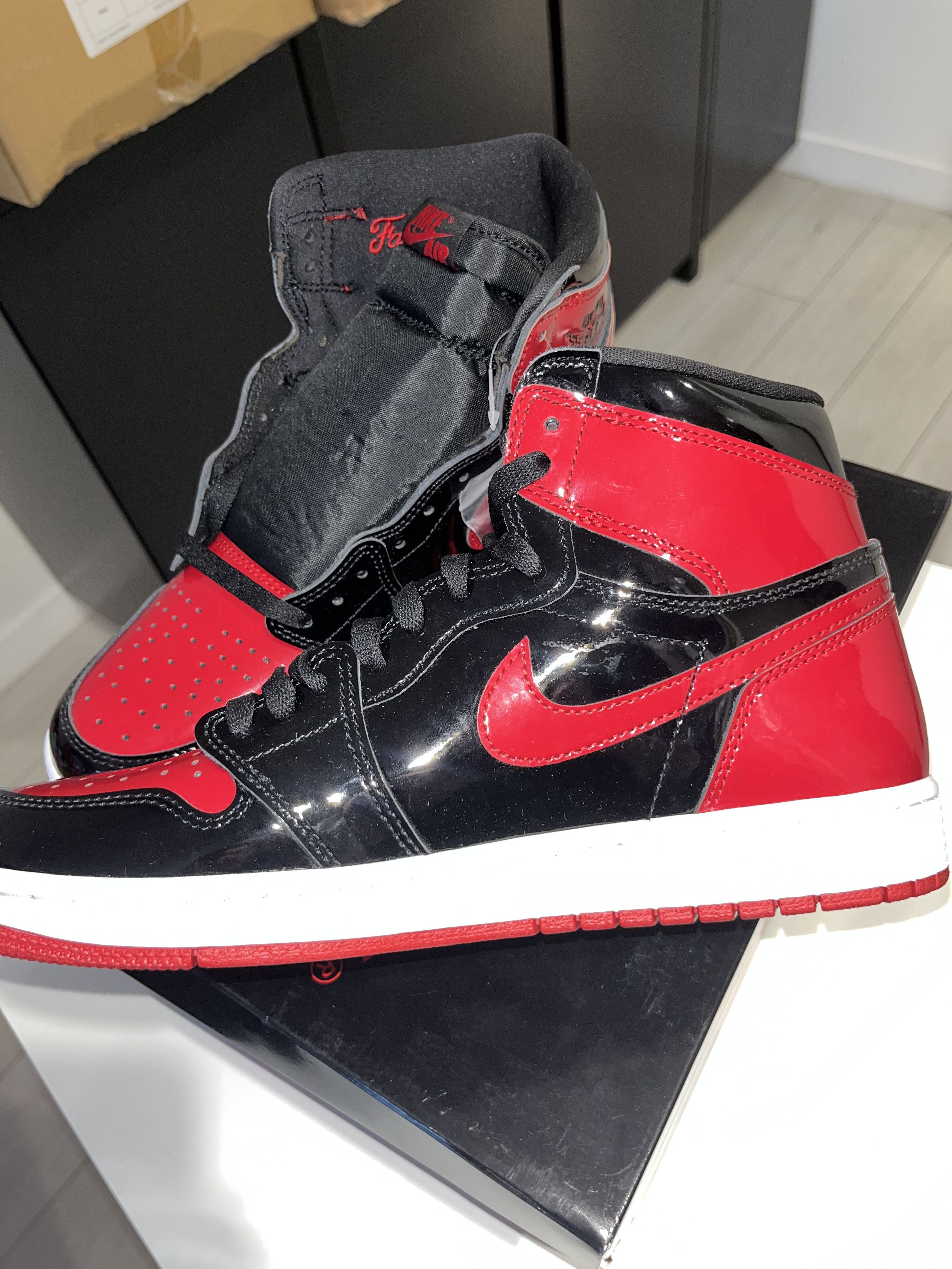 Nike Nike Air Jordan 1 Retro High OG Size US 9.5 / EU 42-43 - 5 Thumbnail