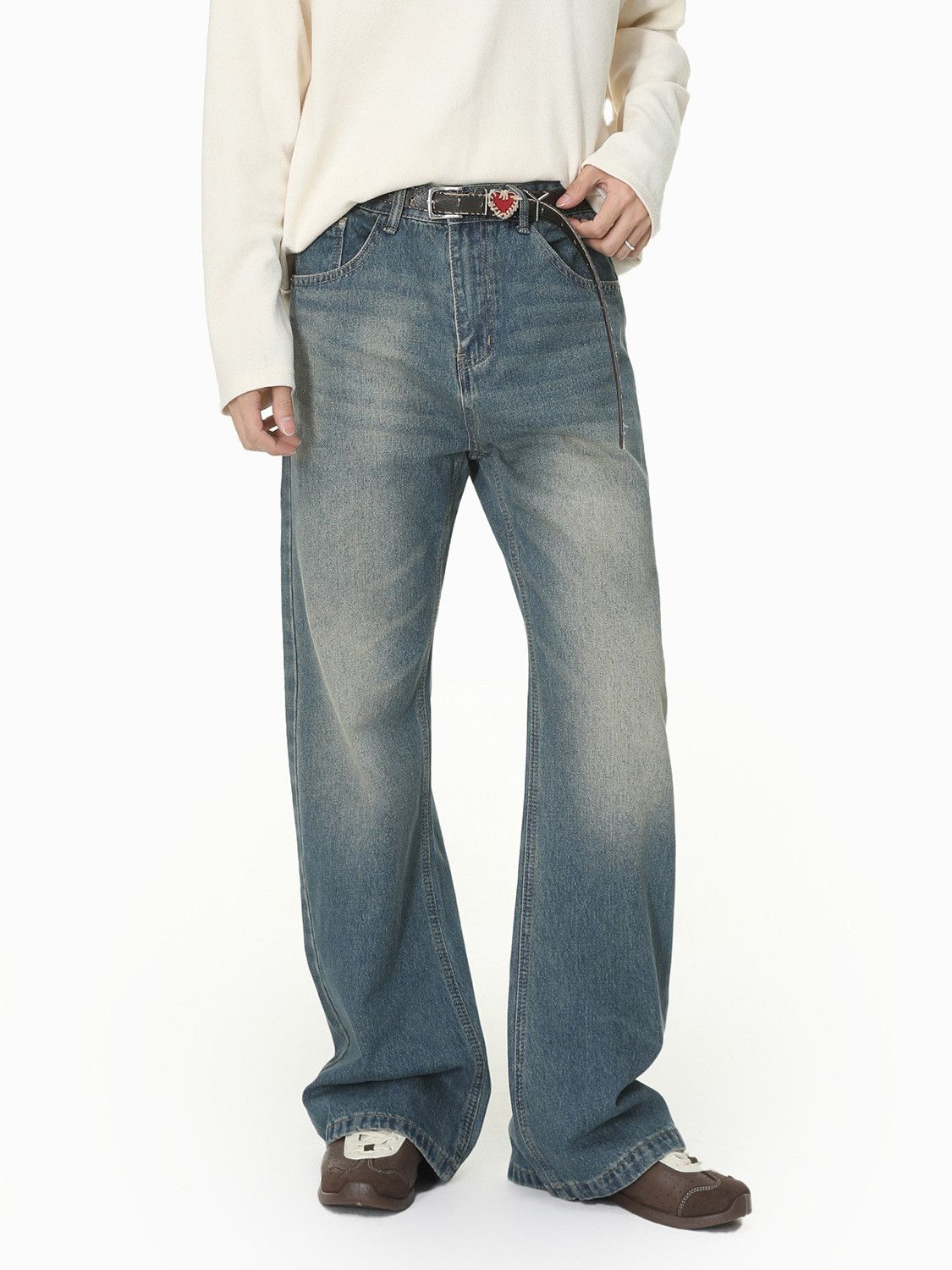 Jean Men's Distressed, Vintage-Wash Flared Jeans Size US 32 / EU 48 - 2 Thumbnail