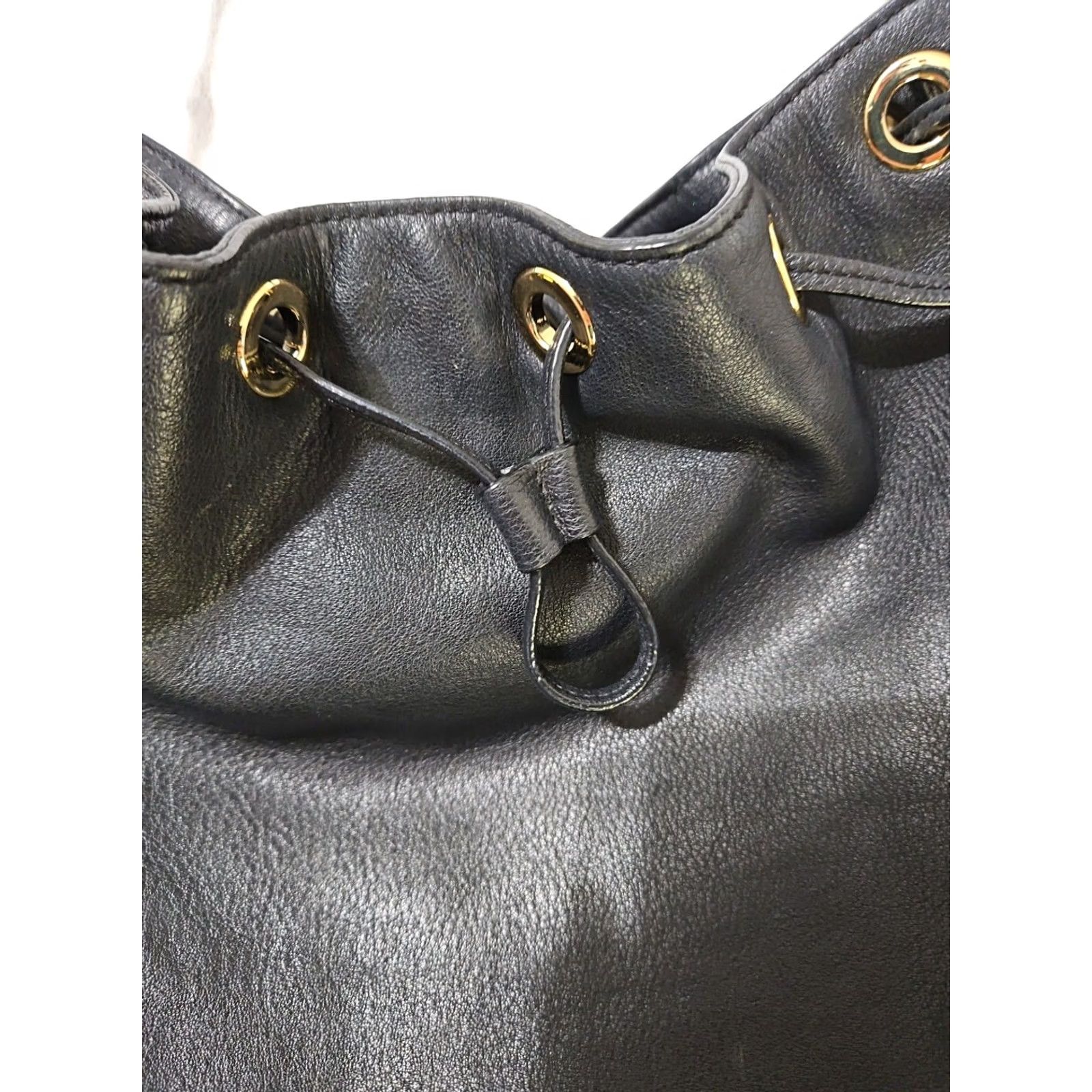 Vintage Michael Kors Camden Large Black Leather Drawstring Bag Shoulder Bag Women Gold Hardware Size ONE SIZE - 3 Thumbnail