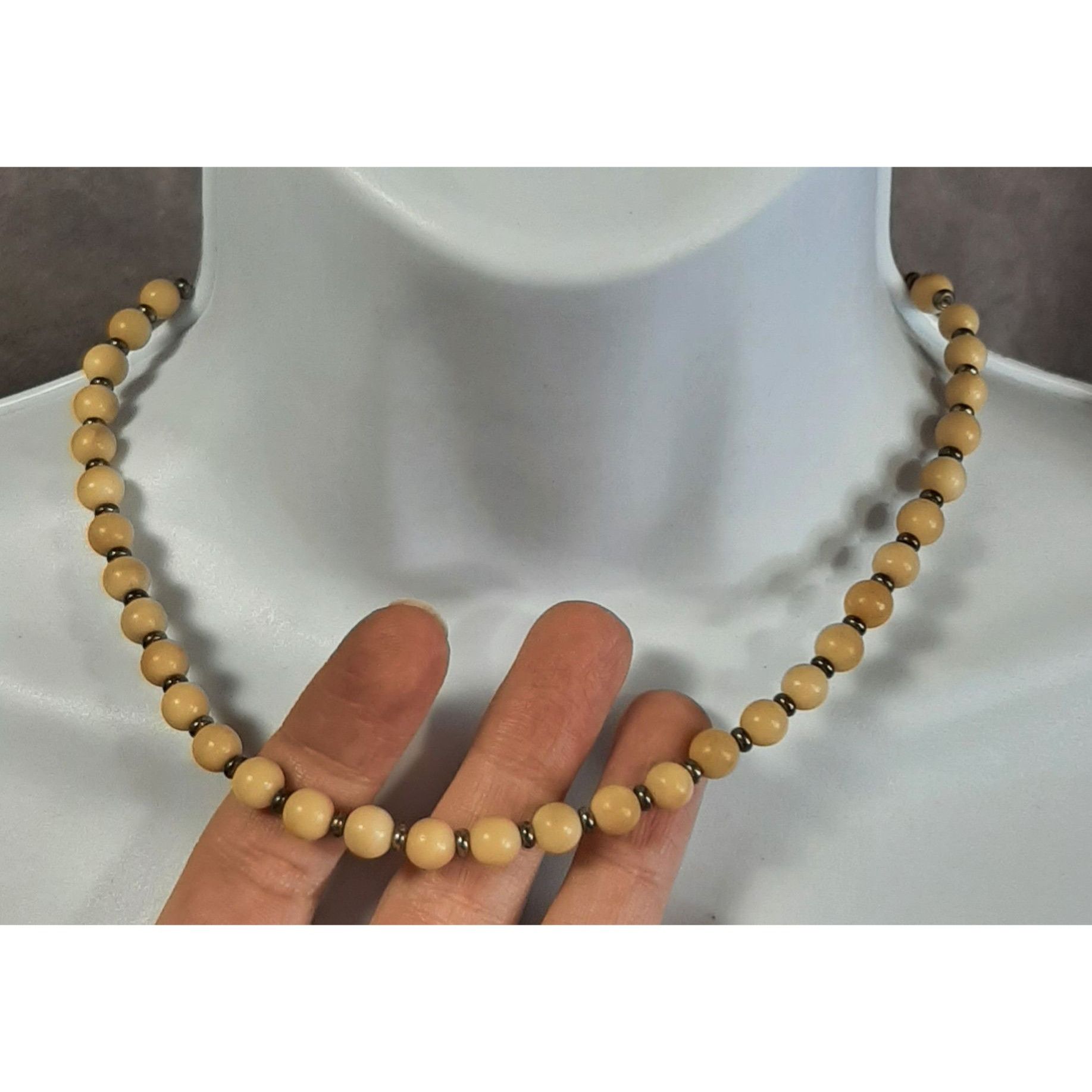 Other Vintage Beige Wood Beaded Necklace With Metal Spacers Size ONE SIZE - 1 Thumbnail