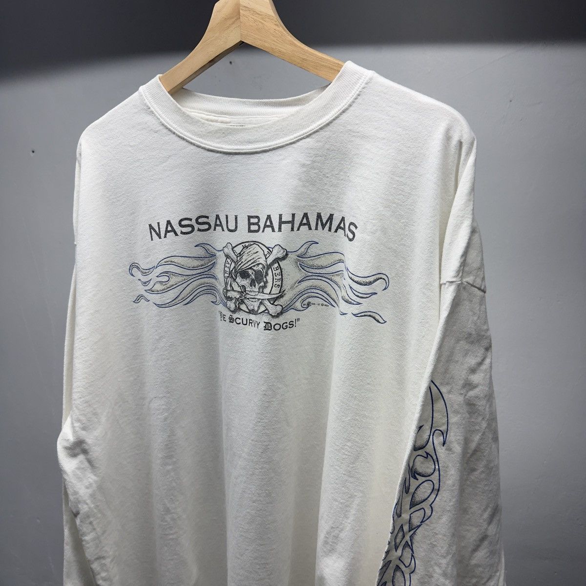 Vintage Nassau Bahamas Skull Flame Shirt Faded ERD Grunge Biker WCC Size US XXL / EU 58 / 5 - 2 Thumbnail