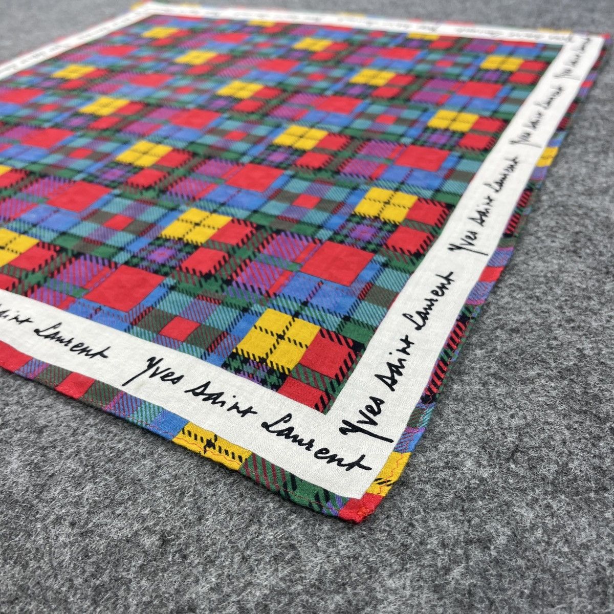 Vintage Yves Saint Laurent Handkerchief / Bandana B1489 Size ONE SIZE - 4 Thumbnail