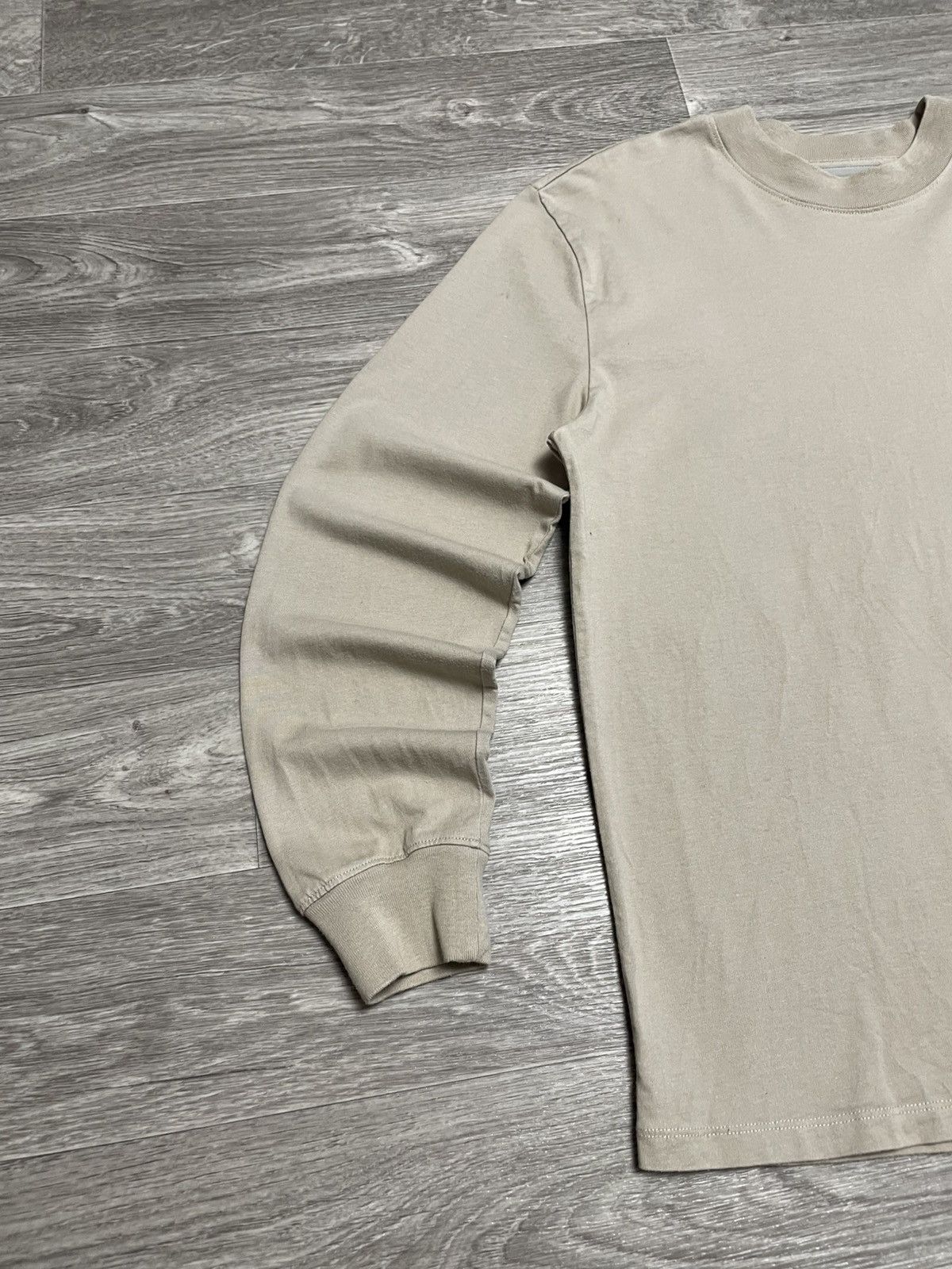 Essentials Fear Of God Essentials Beige Reflective Logo Long Sleeve Tee Size US S / EU 44-46 / 1 - 4 Thumbnail