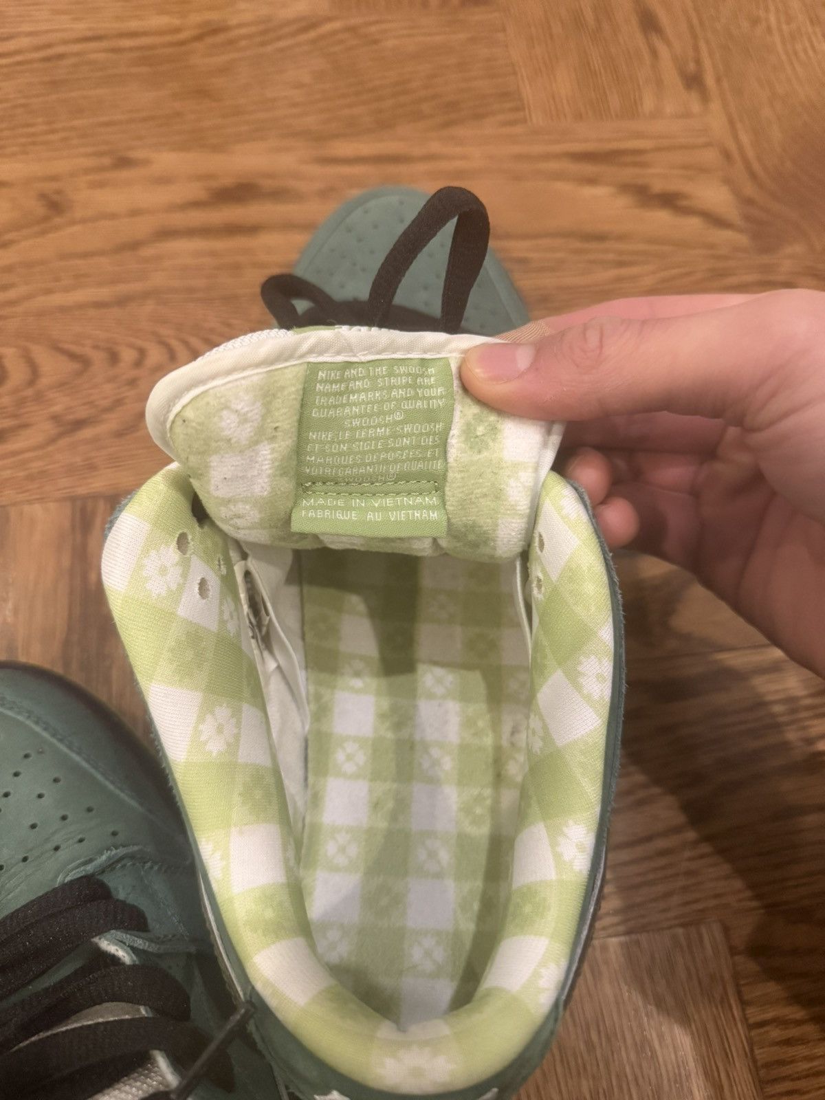 Nike Concepts x Dunk Low SB 'Green Lobster' Special Box Size US 10 / EU 43 - 5 Thumbnail