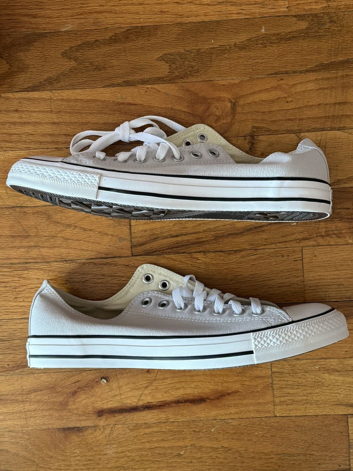 Converse Puddy Grey Low Top Converse (LIKE NEW) Size US 10 / EU 43 - 1 Thumbnail