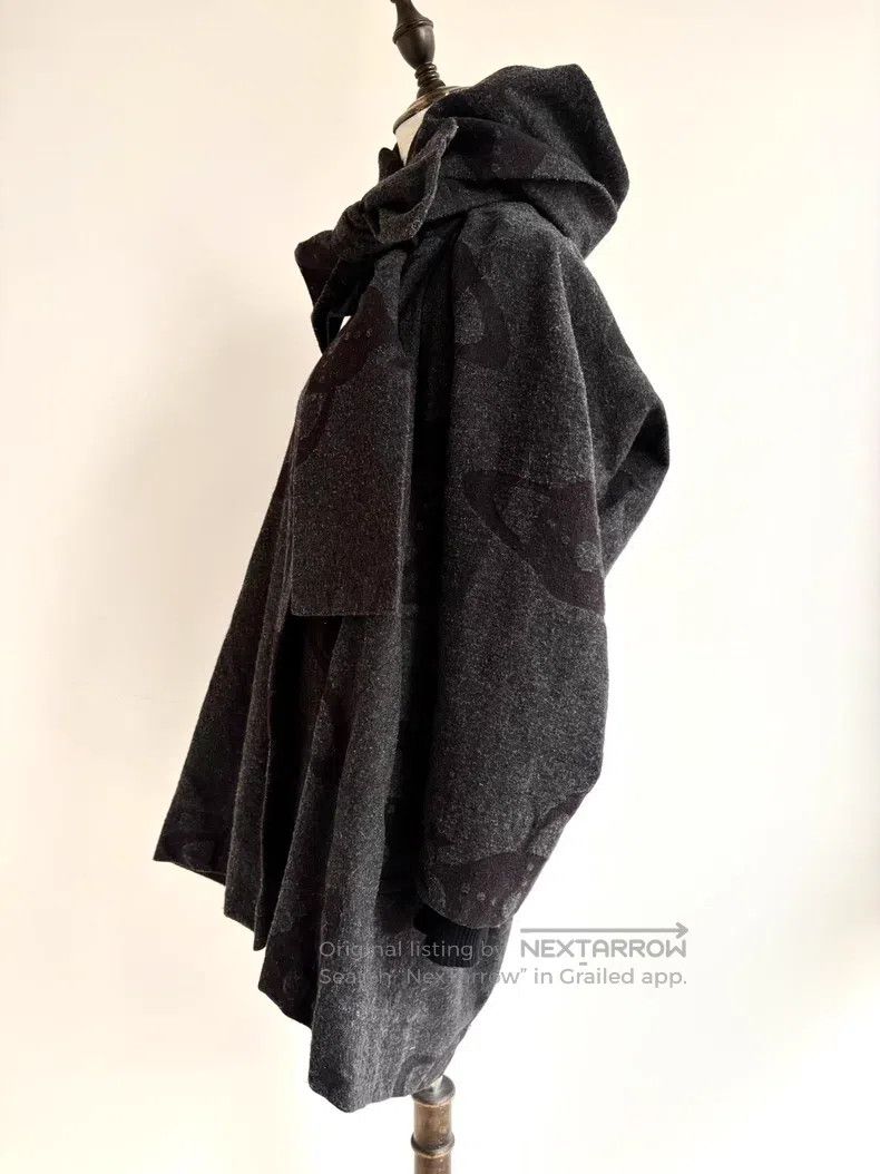 Vivienne Westwood Vivienne Westwood Gray large Saturn bow tie scarf coat Size M / US 6-8 / IT 42-44 - 4 Thumbnail