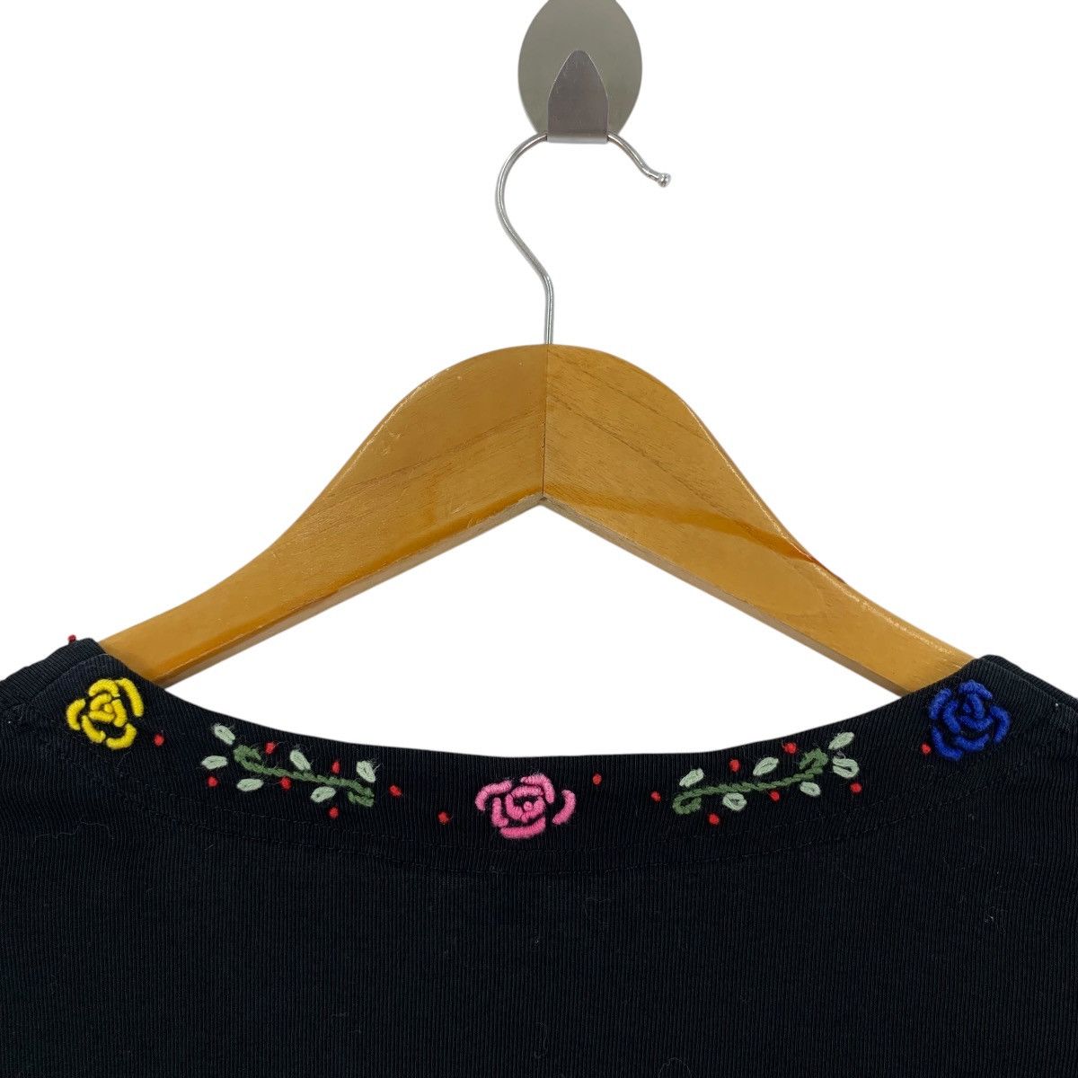 Louis Feraud Vintage LOUIS FERAUD PARIS Embroidered Flower Tee Shirt Size S / US 4 / IT 40 - 6 Thumbnail