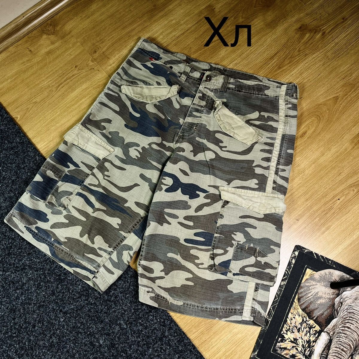 O'Neill × Vintage Oneill Vintage cargo Camo walk short Size 34 Size US 36 / EU 52 - 1 Thumbnail