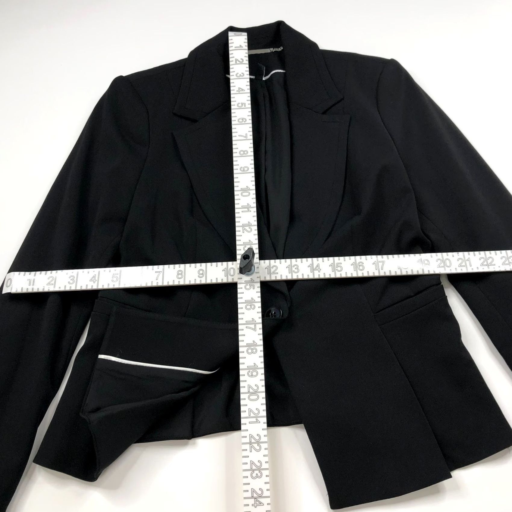 White House Black Market White House Black Market Blazer Jacket Black MINT 10P Petite Knit Polyester Button Blazer Women Blazer Coat Mid-Length Long Sleeve Size L / US 10 / IT 46 - 7 Thumbnail