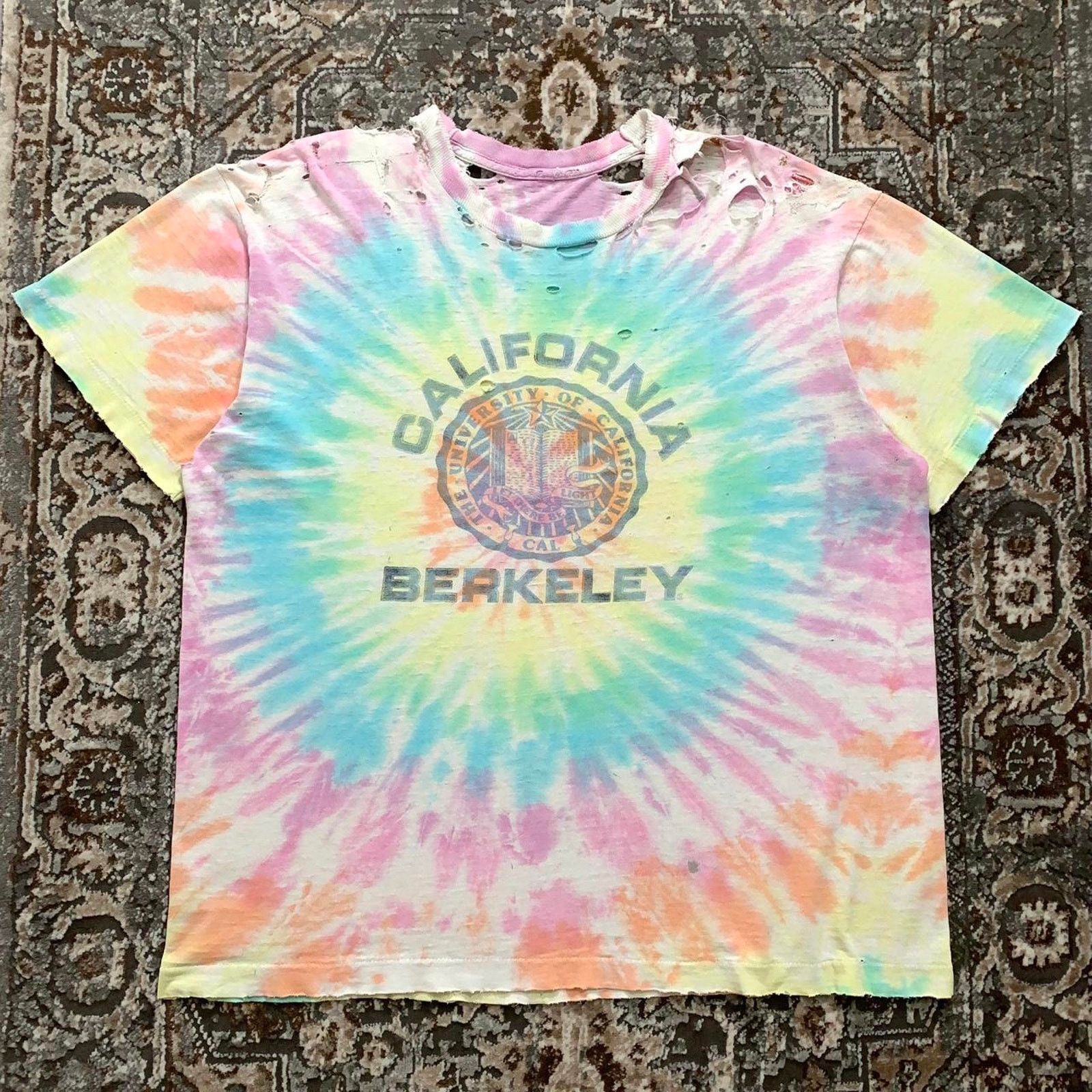 Japanese Brand 80s University Of California Tie Dye Single Stitch Shirt Tee Size US L / EU 52-54 / 3 - 1 Thumbnail