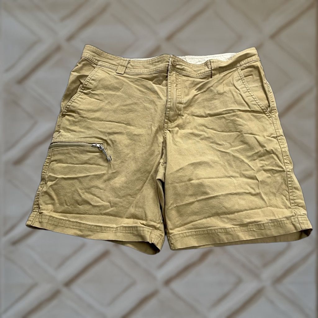 Vintage Columbia Chino Shorts Men's 37 Brown Cotton Flat Front Casual Outdoor 8.5 Inseam Size US 37 - 1 Thumbnail