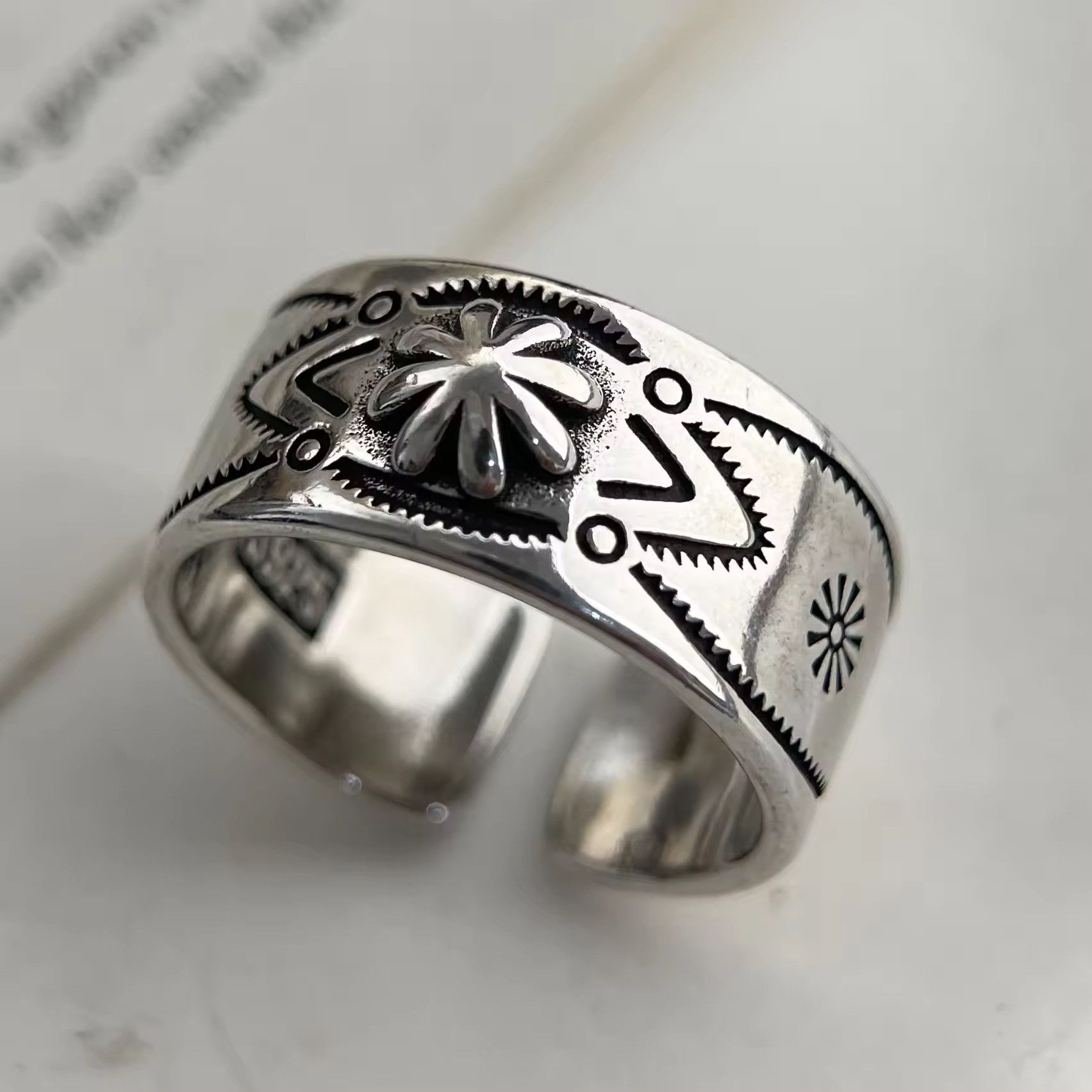 Vintage Minimalist Flower Pattern Ring Resizeable Size ONE SIZE - 3 Thumbnail