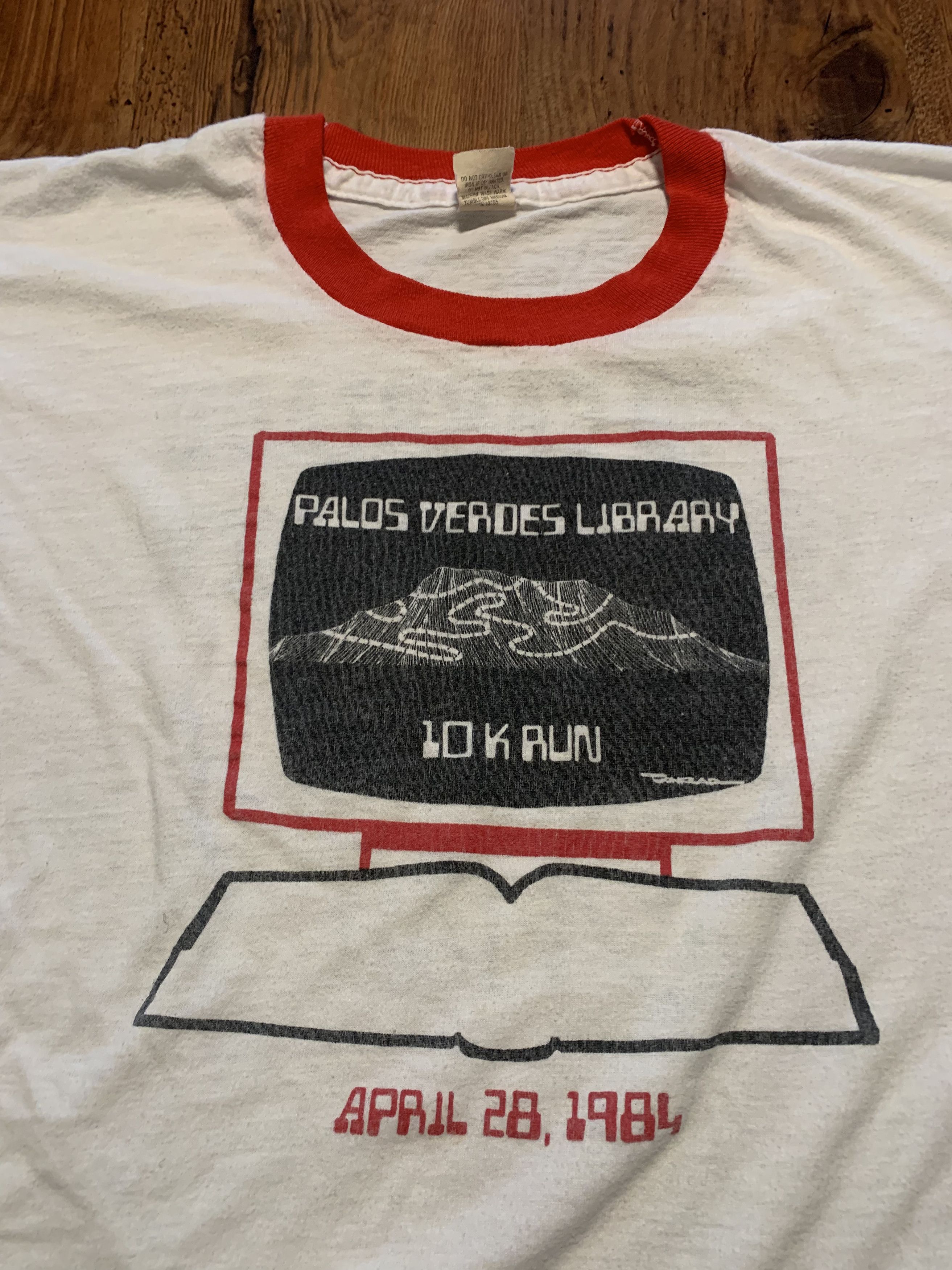 Vintage *Super Rare* 1984 Palos Verdes Library 10K Run Size US S / EU 44-46 / 1 - 2 Thumbnail