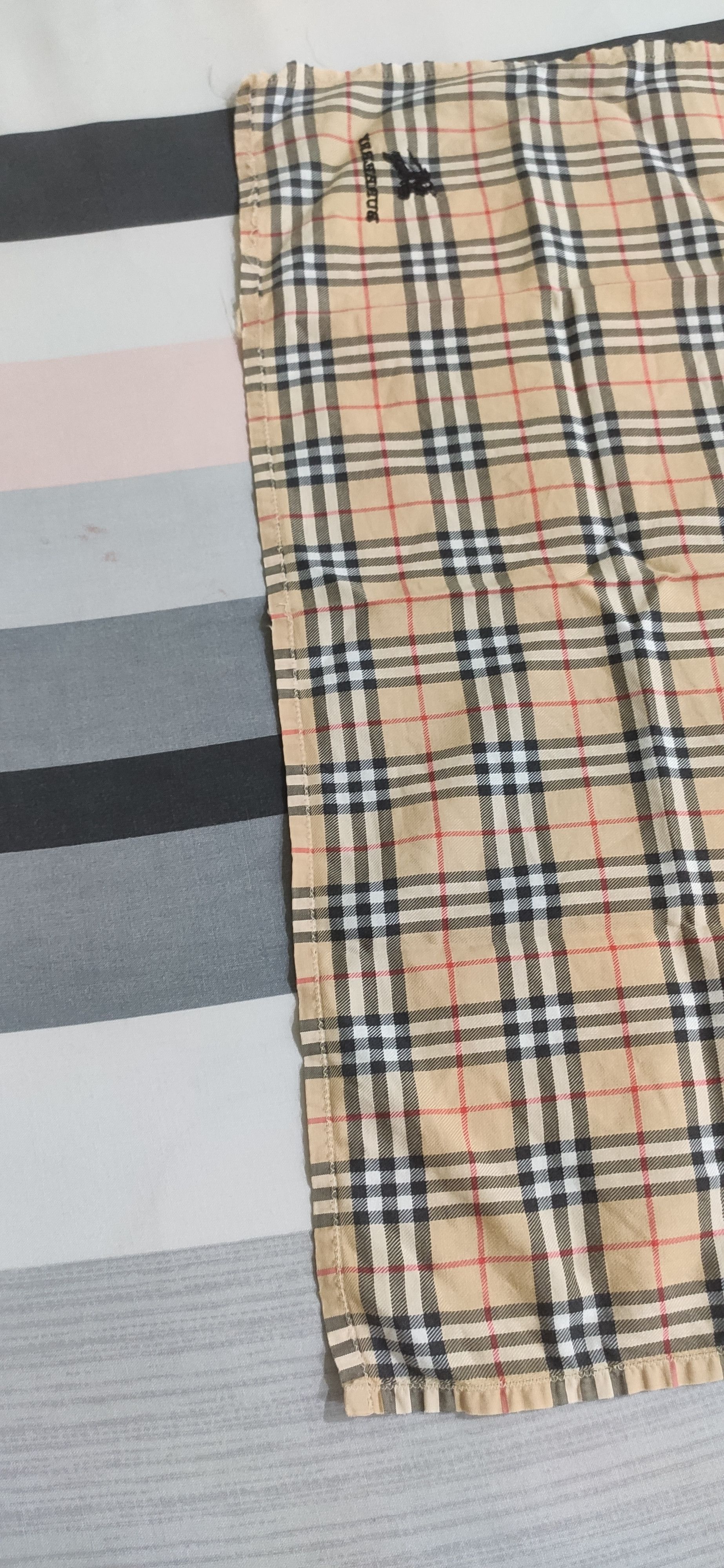 Burberry BURBERRY NOVA CHECK BANDANA/HANDKERCHIEF Size ONE SIZE - 7 Thumbnail