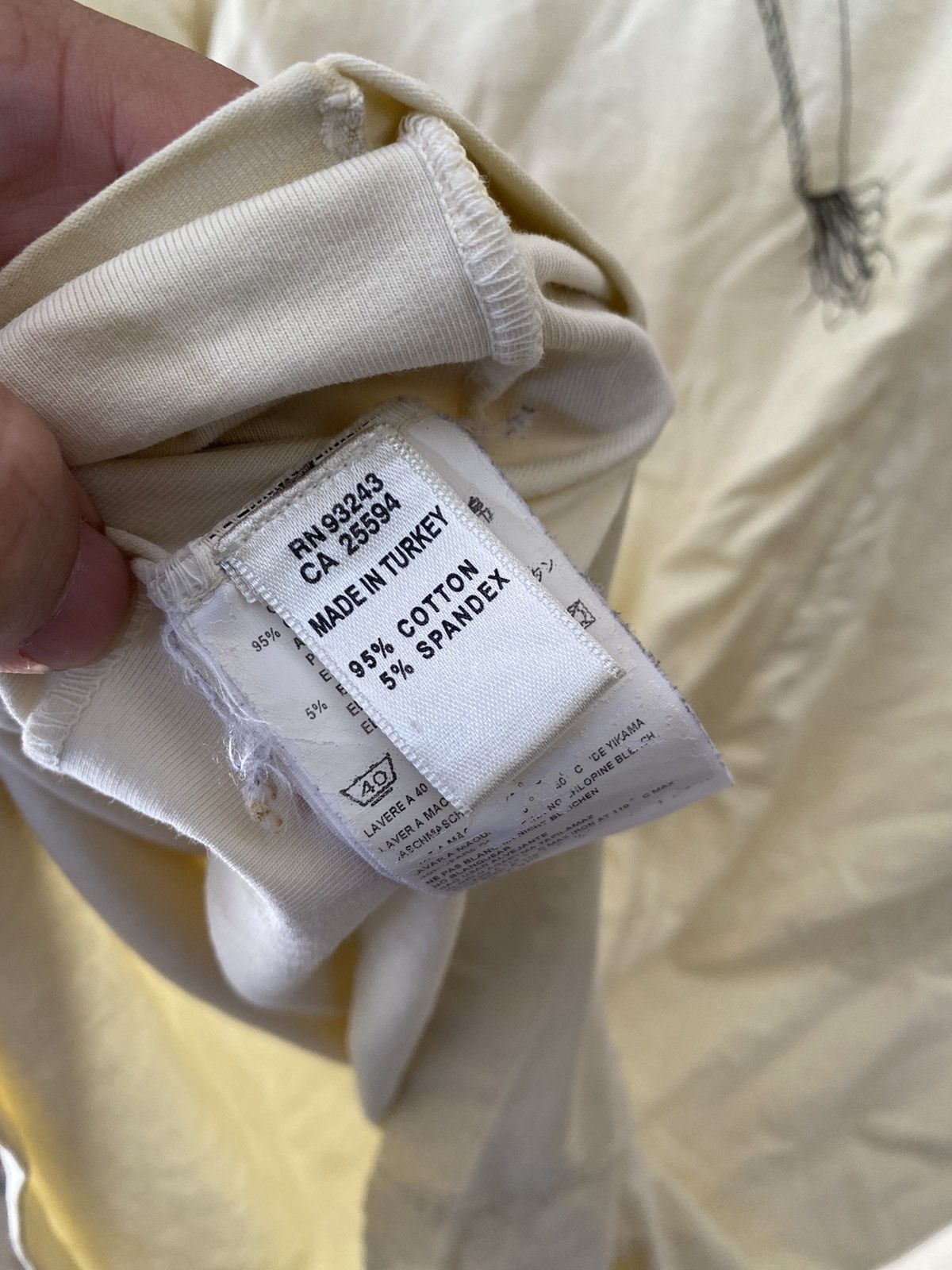 Diesel 2000s Diesel shield logo Size US L / EU 52-54 / 3 - 9 Thumbnail
