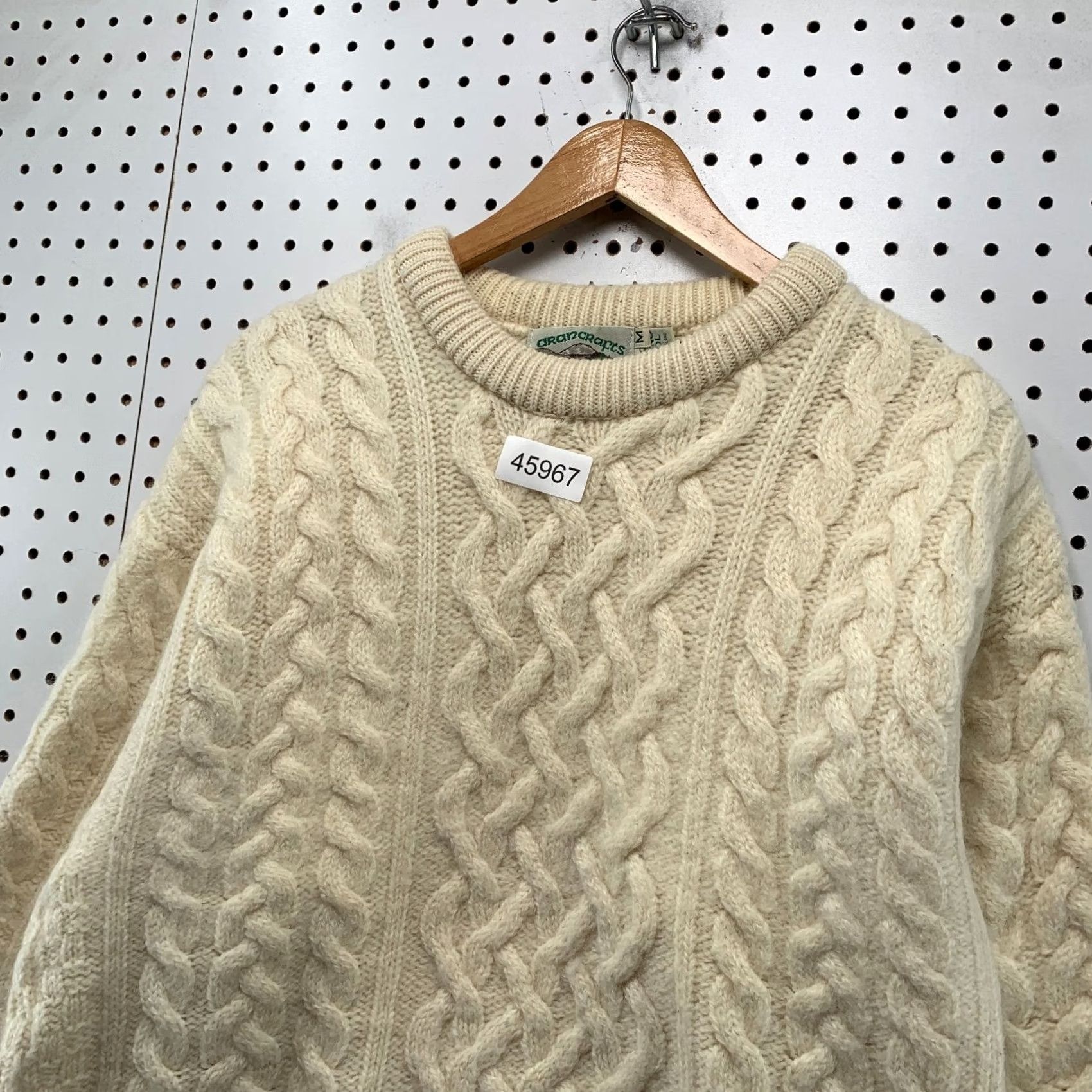 Vintage Aran Crafts Merino Wool Sweater Womens Medium Beige Irish Fisherman Cable Knit Pullover Crew Neck Knit Winter Fall Mens Women Size M / US 6-8 / IT 42-44 - 4 Thumbnail