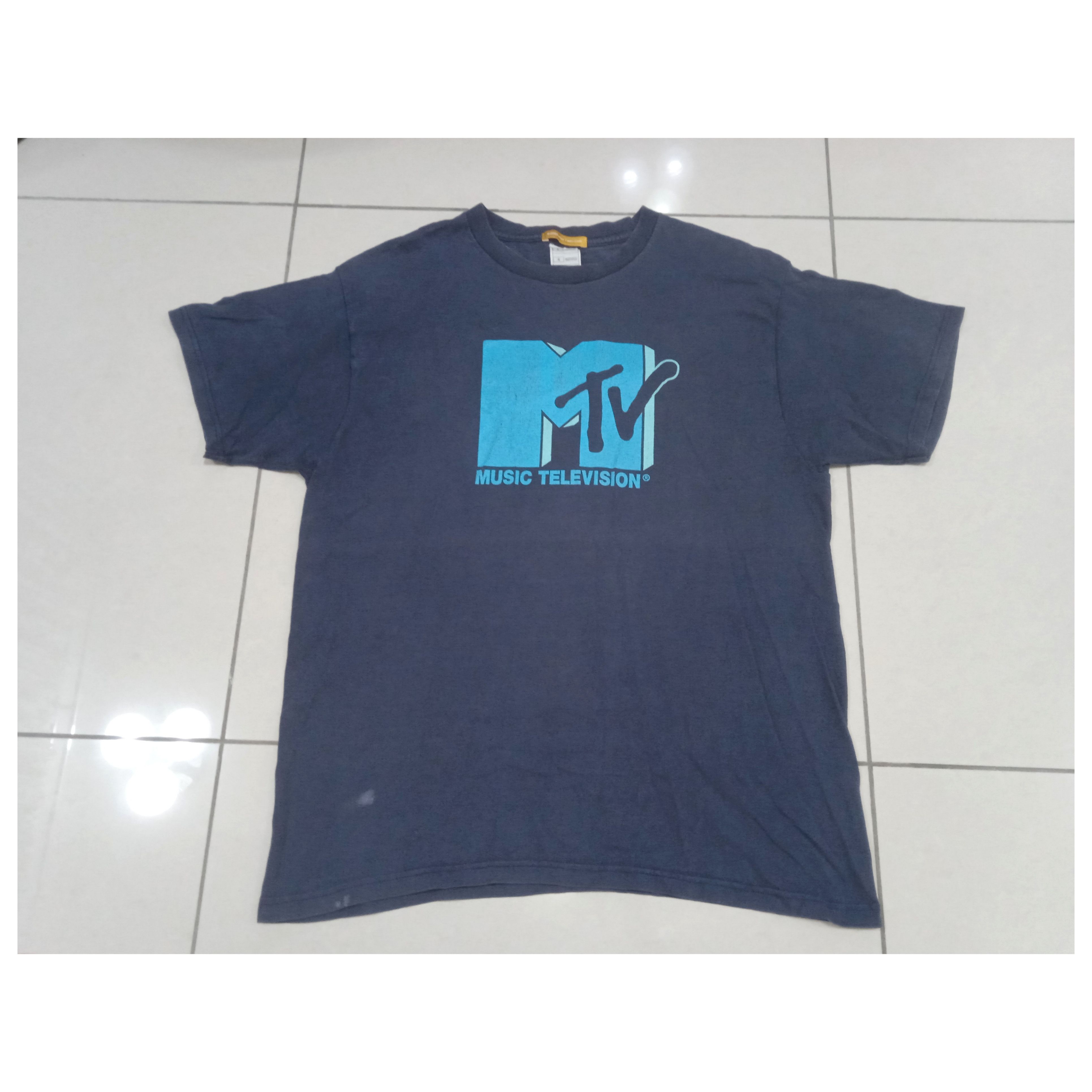 Vintage Vintage 00s MTV 2002 T-Shirt Size US L / EU 52-54 / 3 - 1 Thumbnail