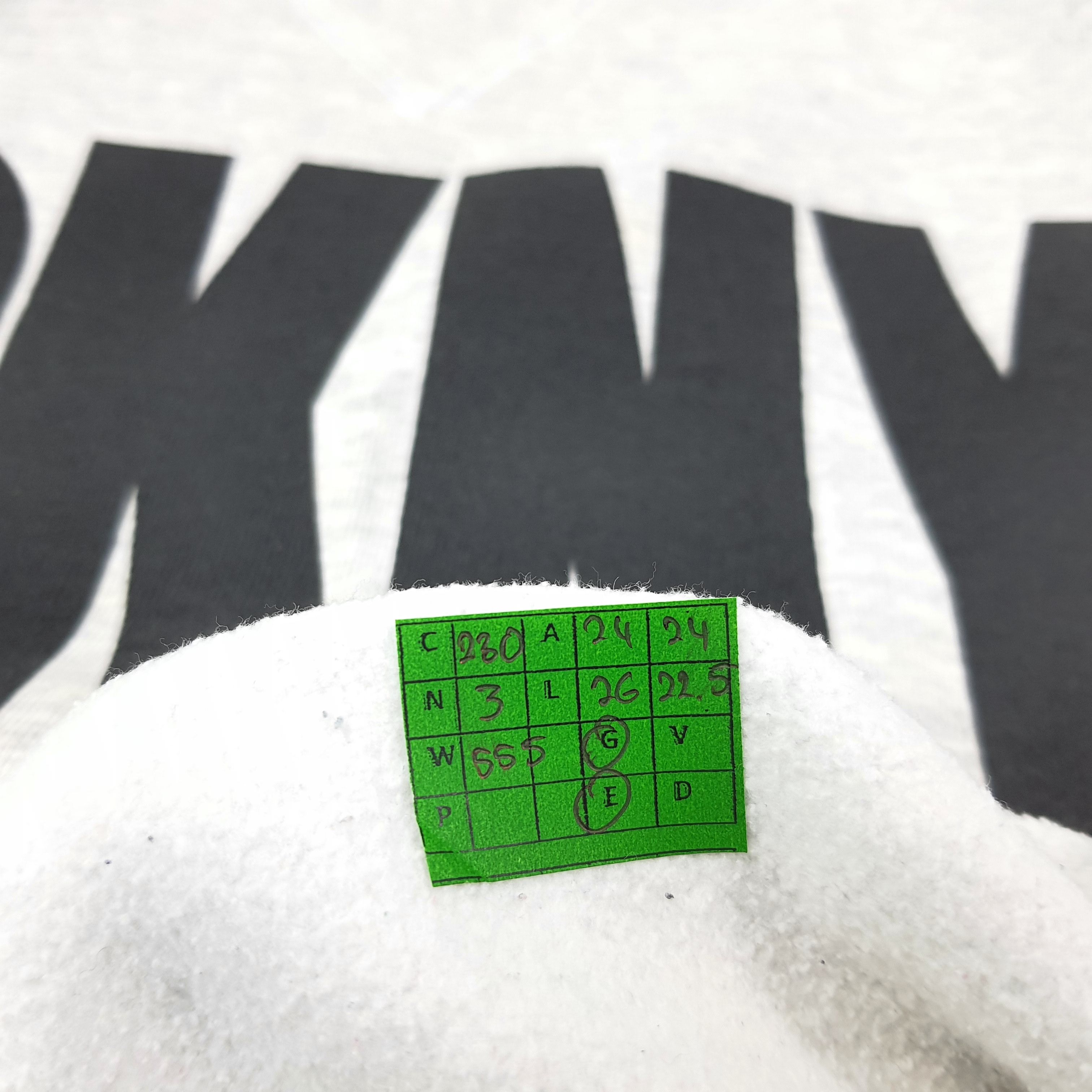 DKNY × Vintage Vintage DKNY Jeans Streetwear Sweatshirt C230N3 Size US L / EU 52-54 / 3 - 9 Thumbnail