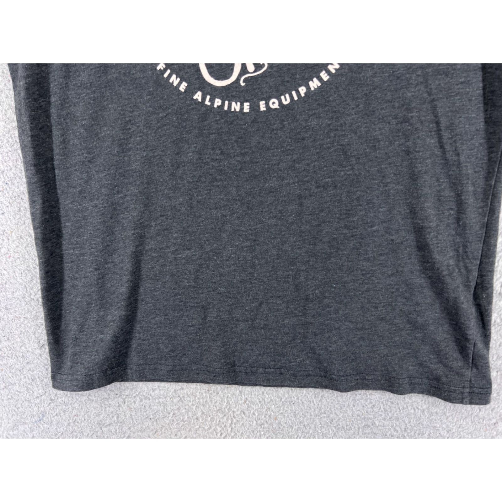 The North Face The North Face Shirt Men S Gray Short Sleeve Crew Neck Head In The Clouds Logo Vintage No Size US S / EU 44-46 / 1 - 5 Thumbnail