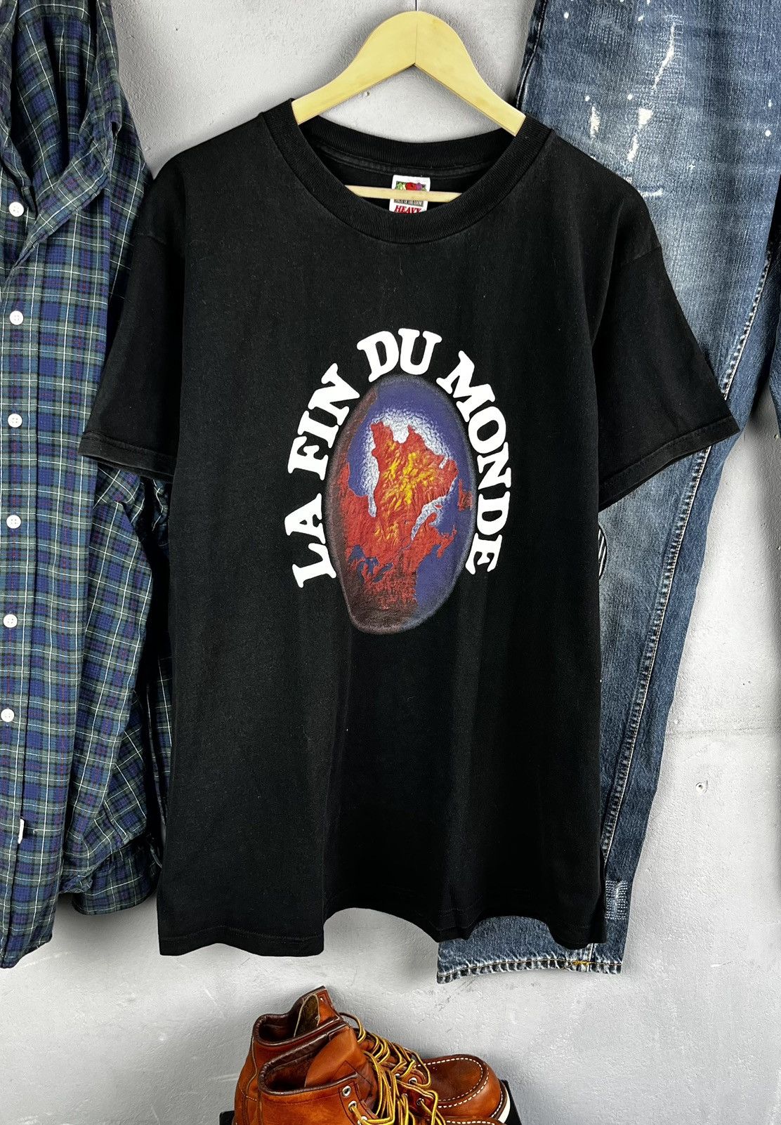 Vintage vintage la fin du monde 90s t shirt single stitch black Size US XL / EU 56 / 4 - 1 Thumbnail