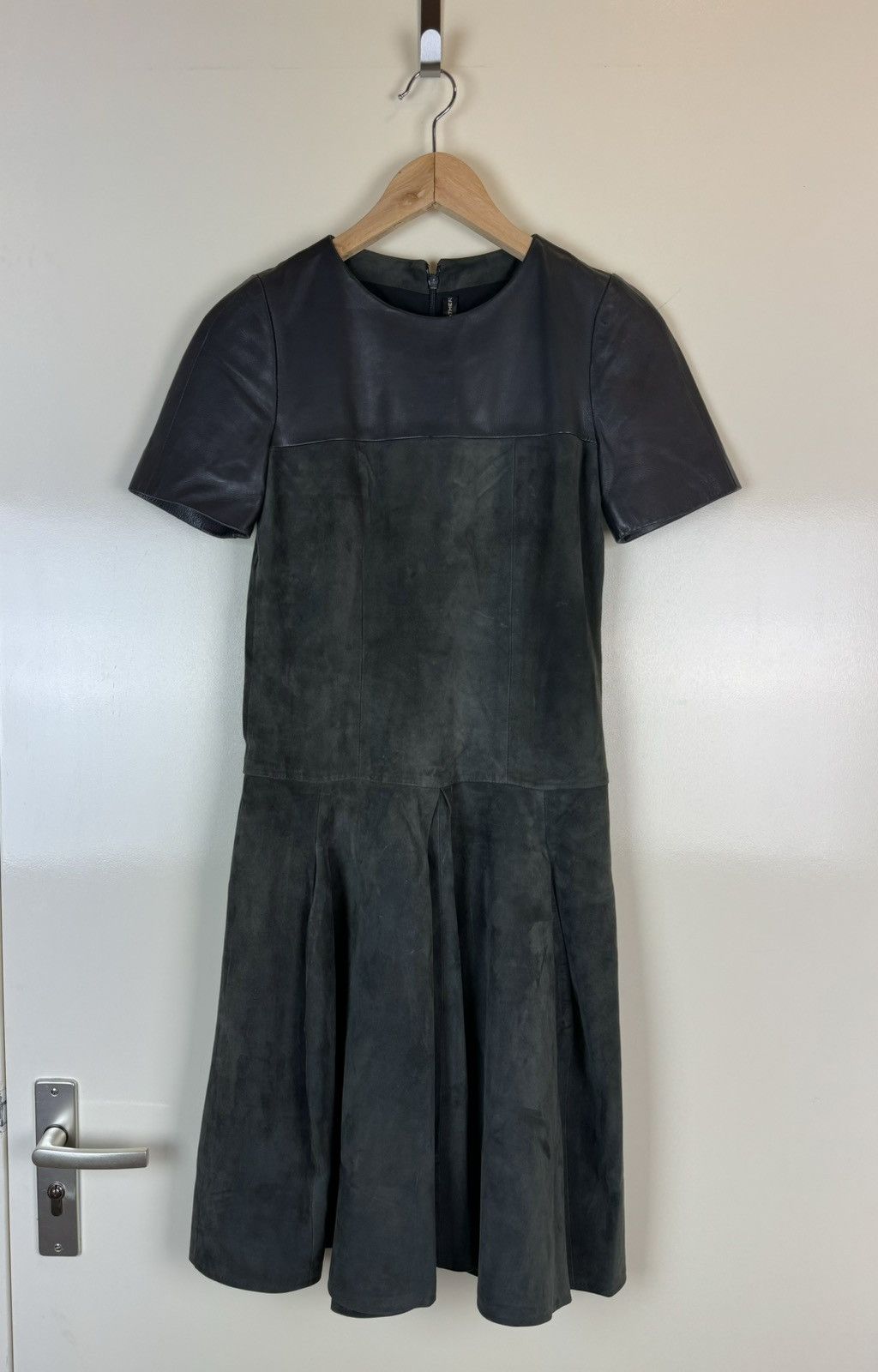 Balenciaga Balenciaga mini leather suede dress gown party sexy XS Size XS / US 0-2 / IT 36-38 - 1 Thumbnail