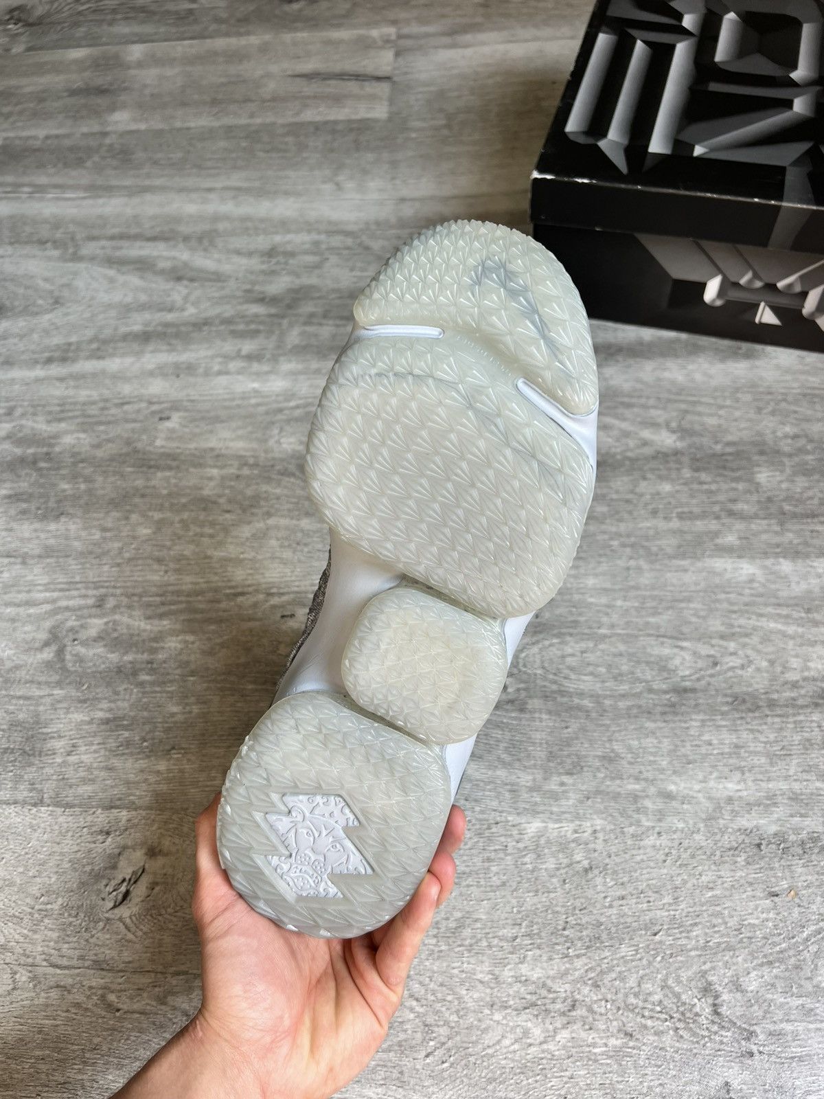 Nike Shoe’s Nike Lebron 15 City Series Size US 12 / EU 45 - 12 Thumbnail