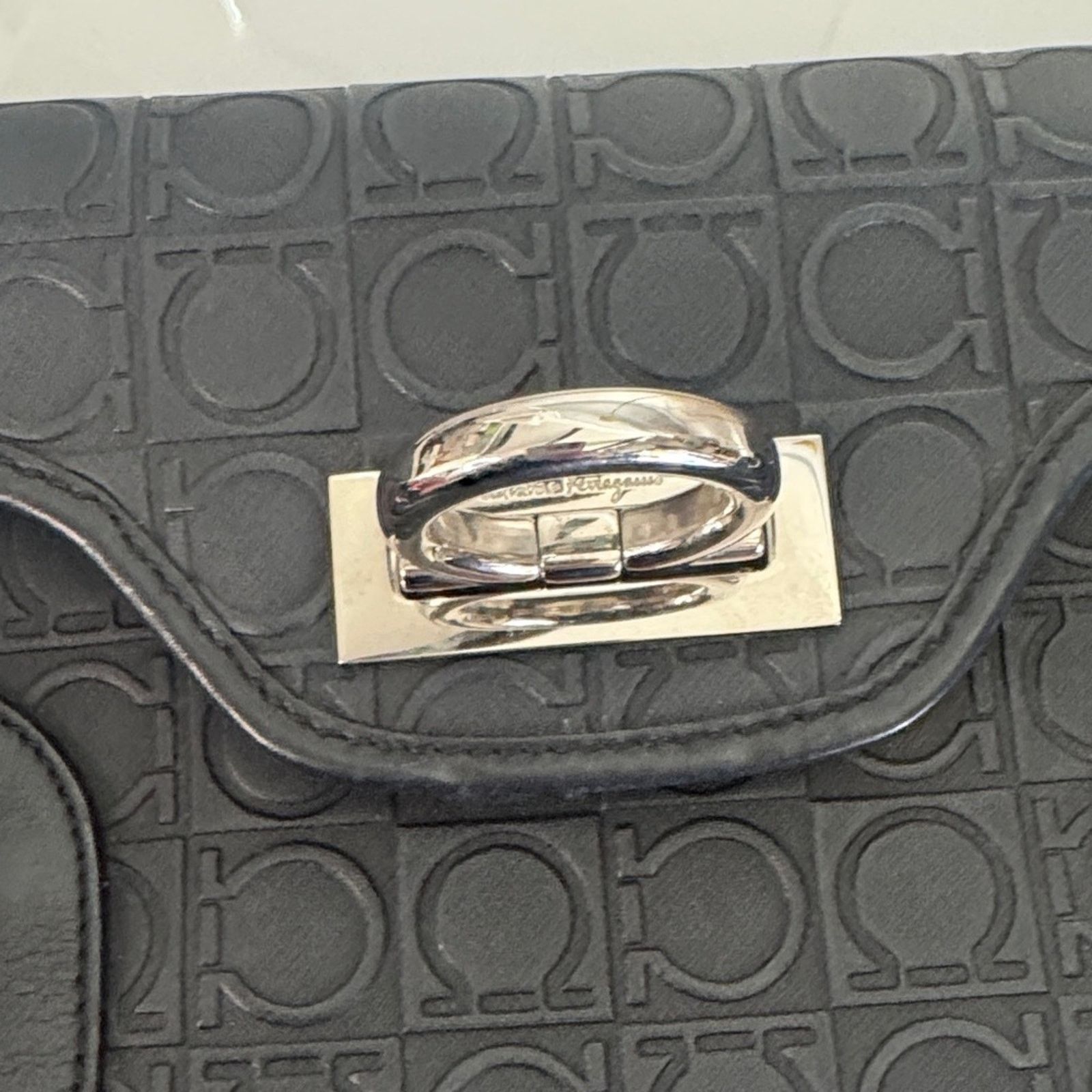 Salvatore Ferragamo Salvatore Ferragamo Vintage Logo-Embossed Shoulder Bag Size ONE SIZE - 7 Thumbnail
