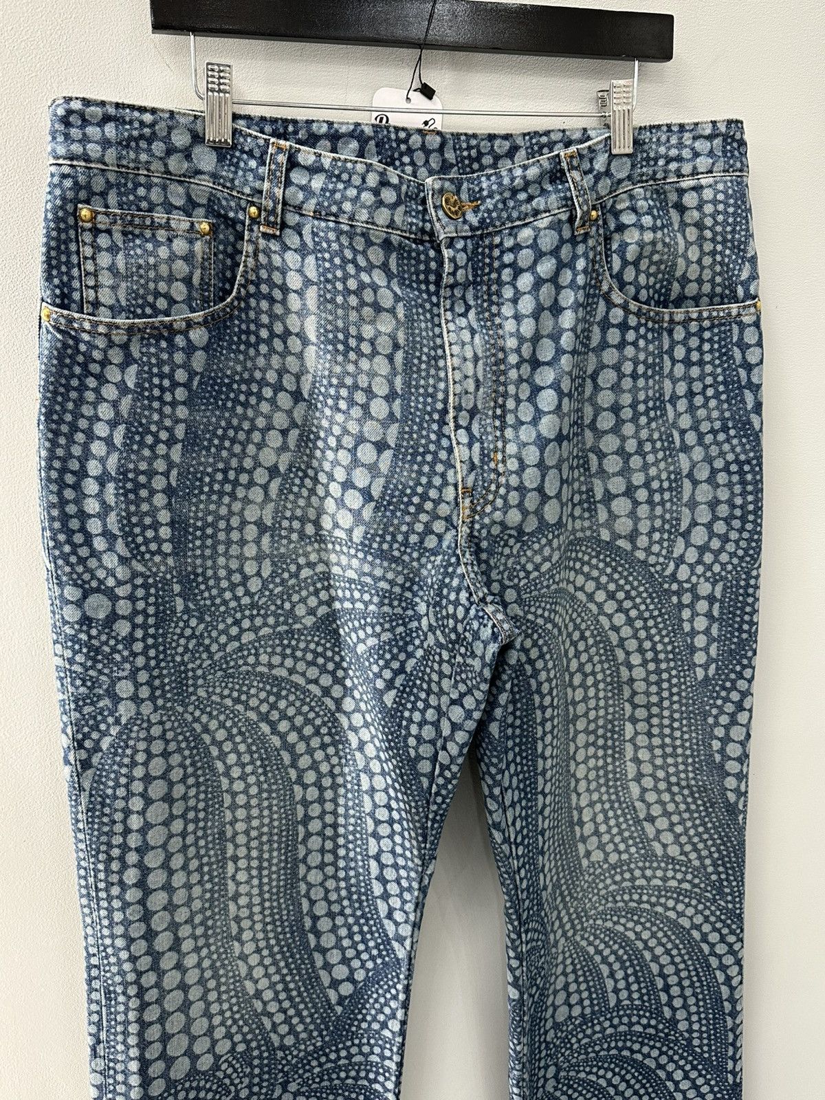 Louis Vuitton Louis Vuitton x Yayoi Kusama All Over Pumpkin Denim Pants Size US 36 / EU 52 - 4 Thumbnail