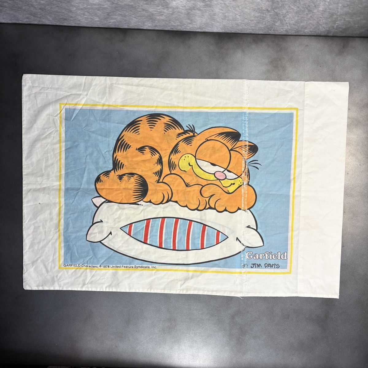 Vintage 1970s Garfield Pillow Case Vintage Bedding Bed Sheet Linens Size ONE SIZE - 14 Thumbnail