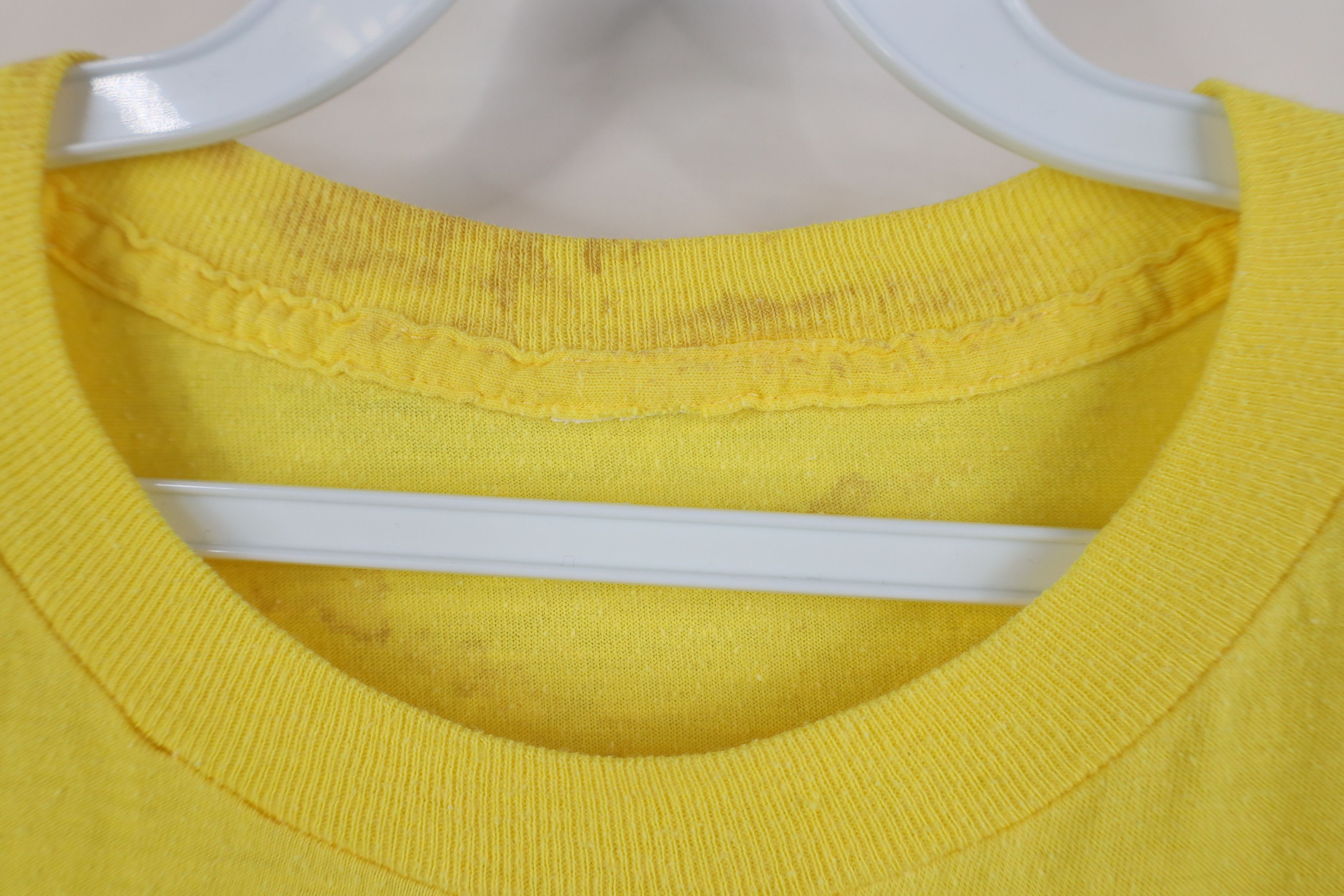 Vintage Vintage 80s 90s Streetwear Monster Surfing T-Shirt Yellow Size US S / EU 44-46 / 1 - 5 Thumbnail