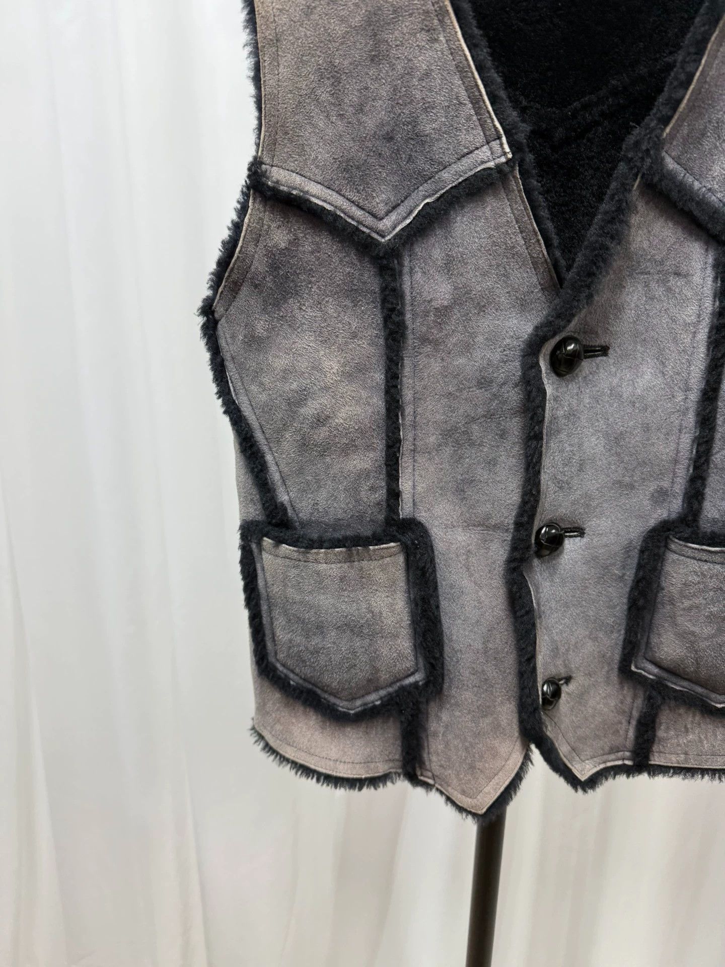 Number (N)ine Number (N)ine 09AW Sheepskin and Fur Patchwork Vest Size US S / EU 44-46 / 1 - 7 Thumbnail