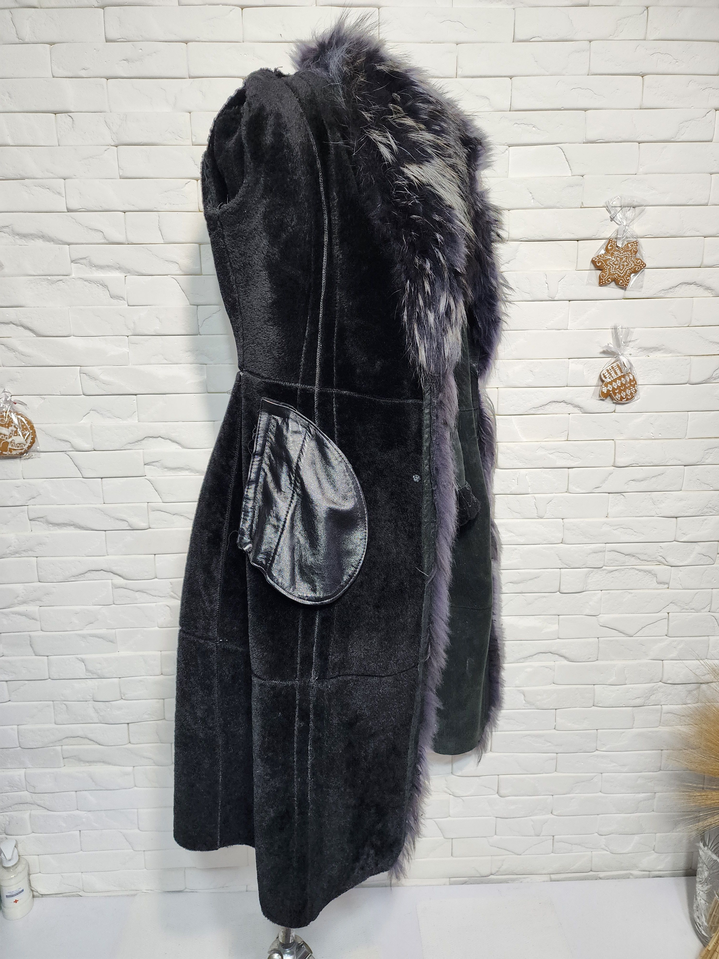 Furla Black Sheepskin Coat: Women's Genuine Fur, Button Front Size M / US 6-8 / IT 42-44 - 8 Thumbnail